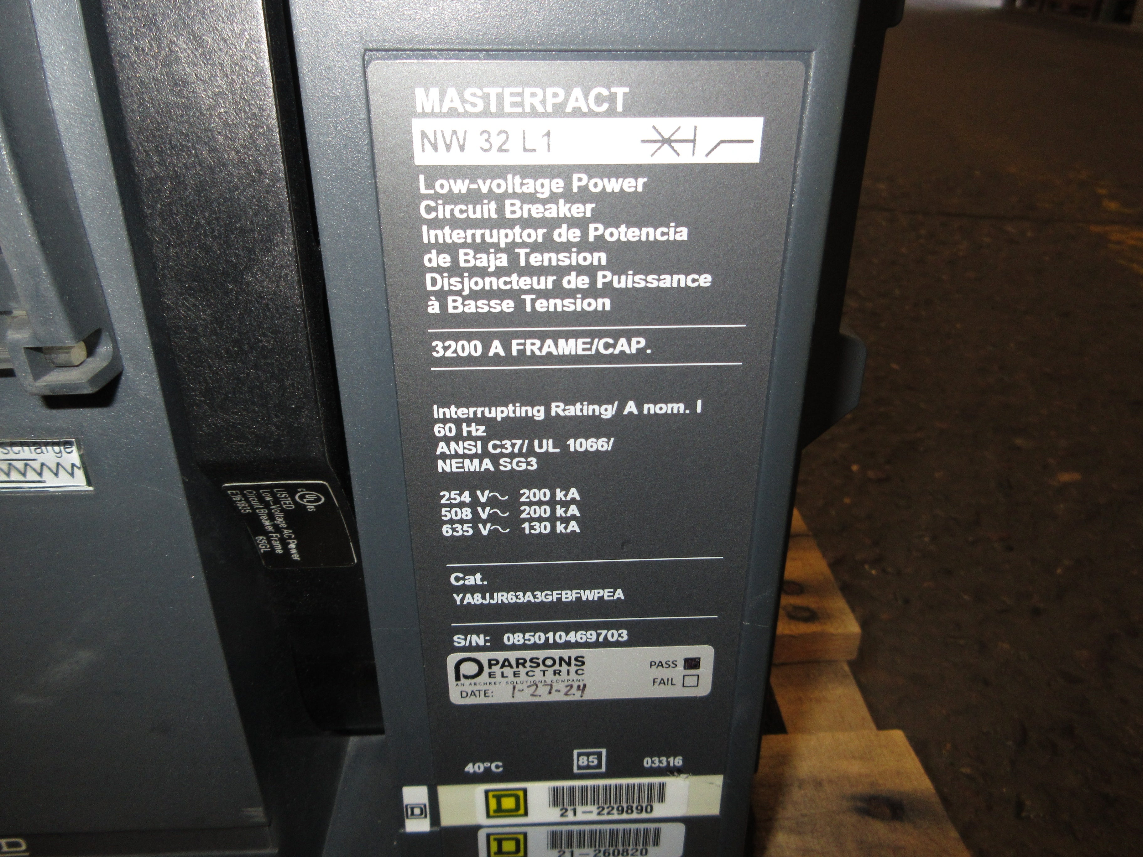 Square D Masterpact NW 32 L1 Circuit Breaker YA8JJR63A3GFBFWPCA 3200A Used