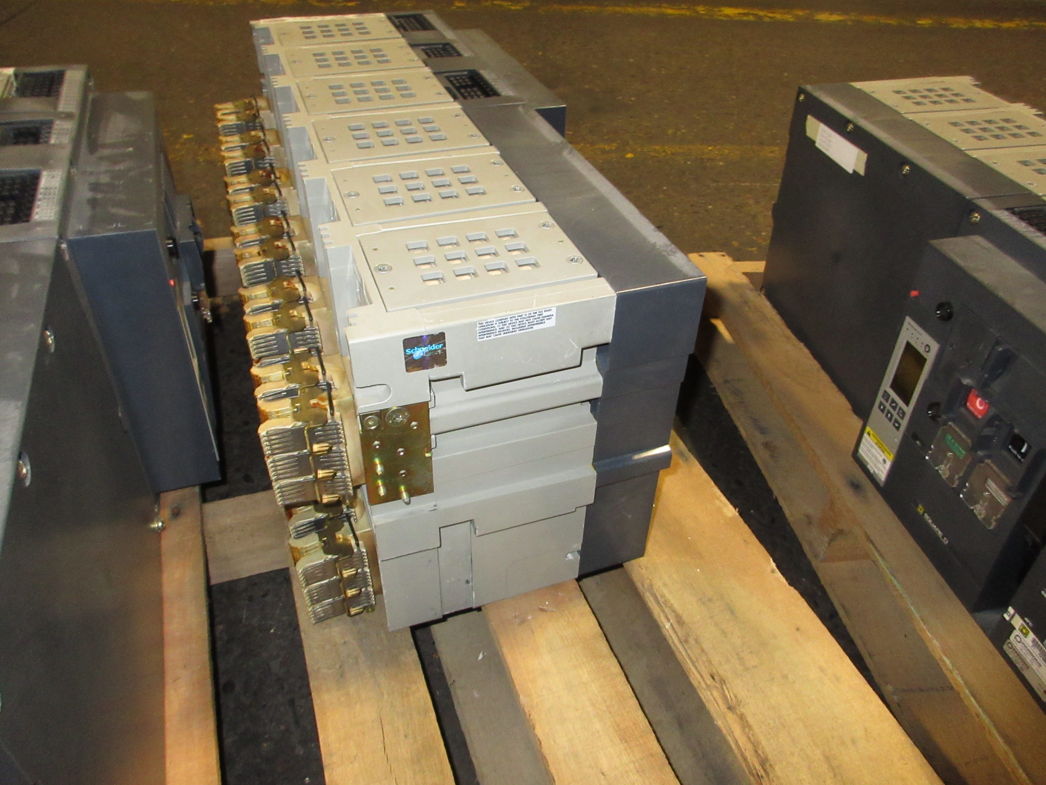 Square D Masterpact NW 32 L1 Circuit Breaker YA8JJR63A3GFBFWPCA 3200A Used