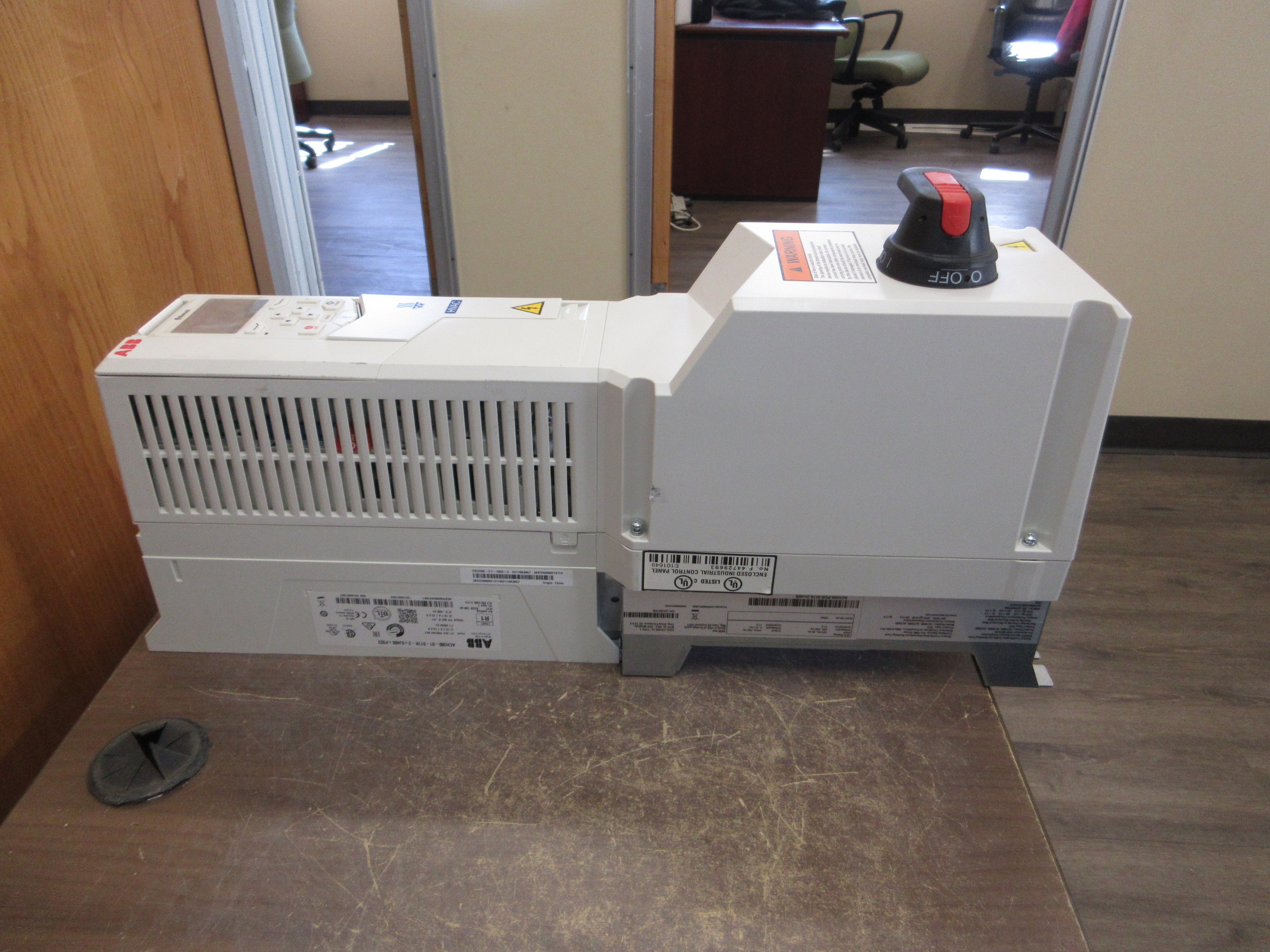 ABB ACH580 AC Drive ACH580-01-017A-2+0J400+P922 5HP 3Ph w/ Disconnect w/ Keypad