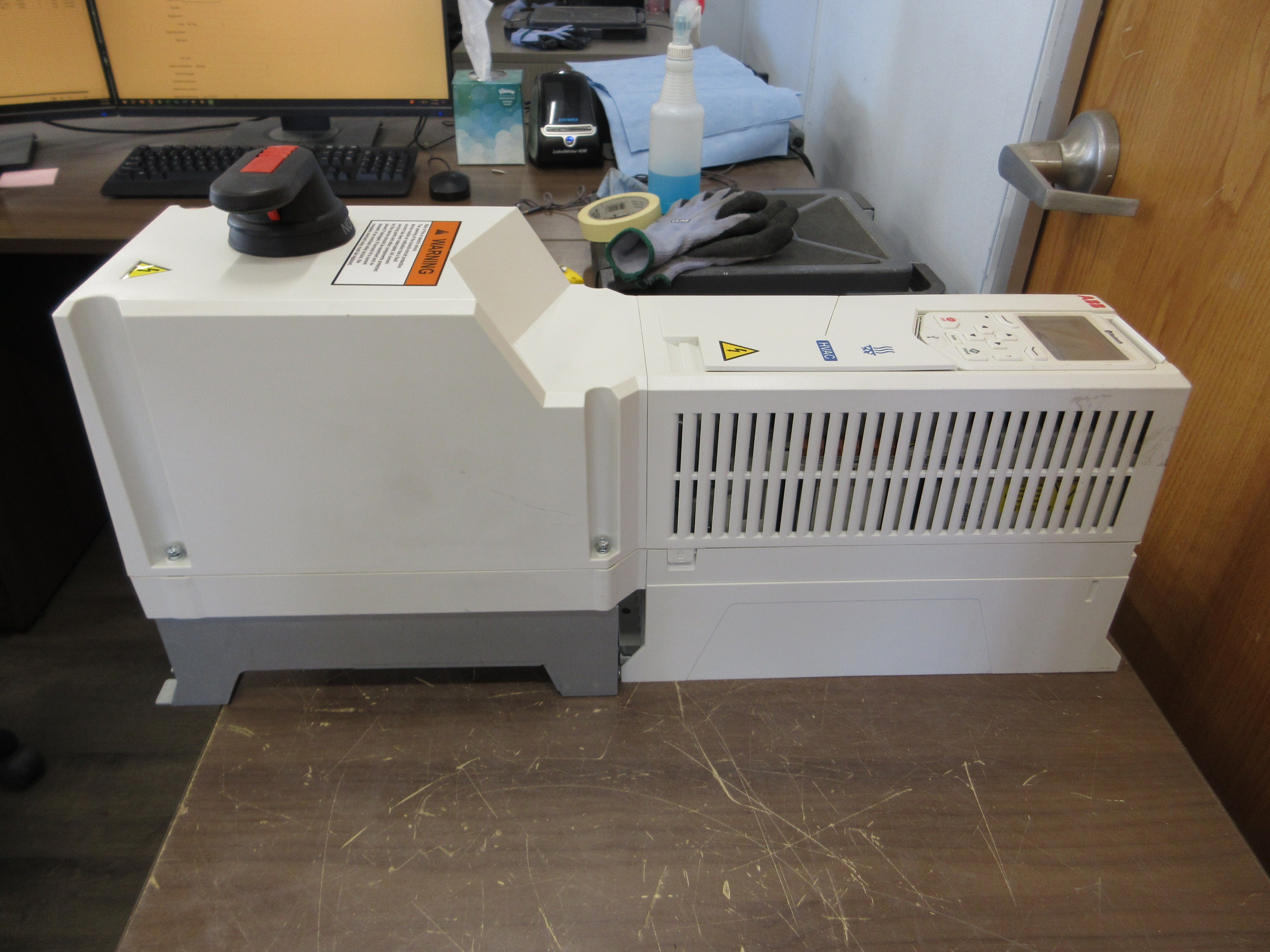 ABB ACH580 AC Drive ACH580-01-017A-2+0J400+P922 5HP 3Ph w/ Disconnect w/ Keypad