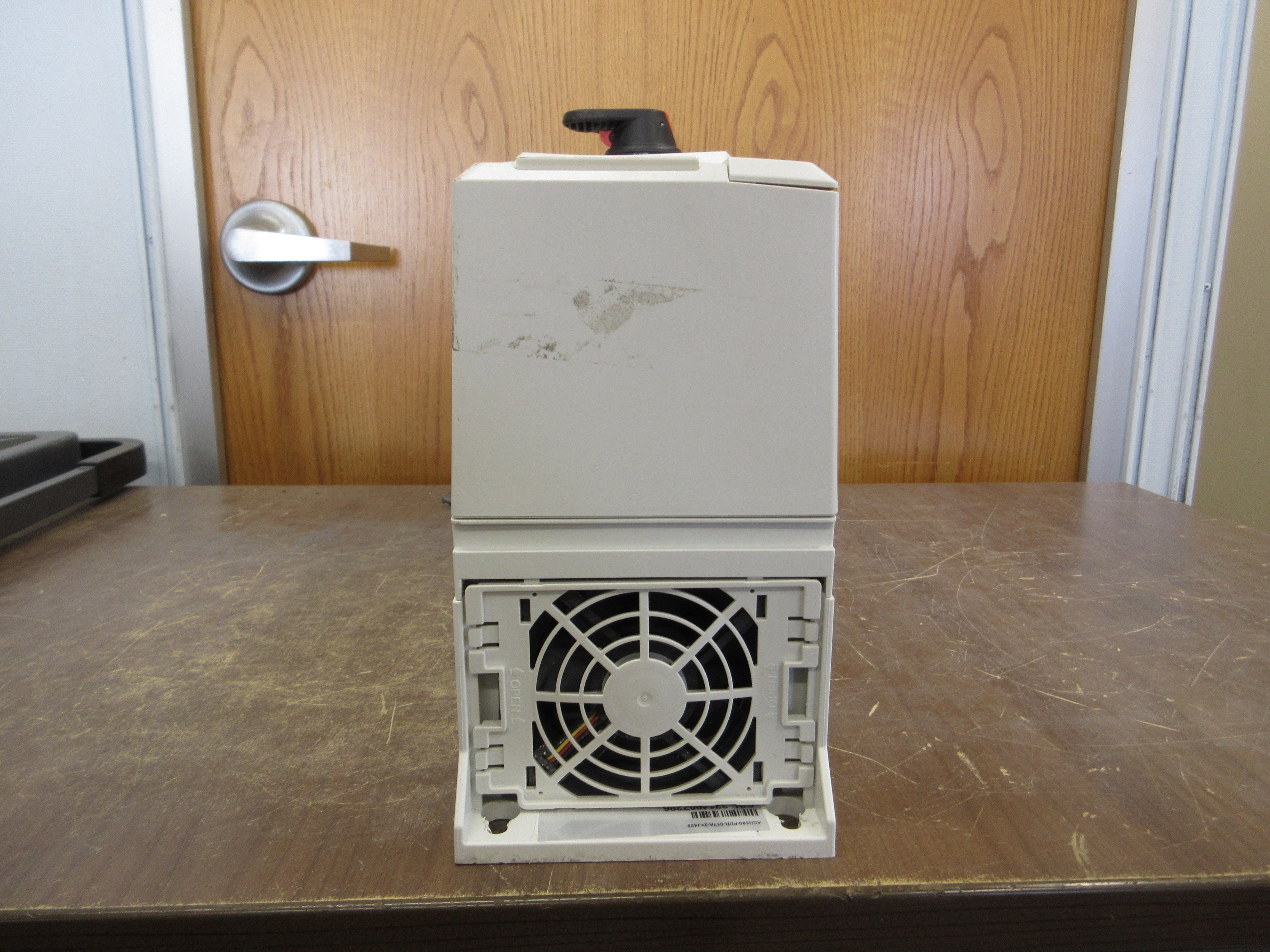 ABB ACH580 AC Drive ACH580-01-017A-2+0J400+P922 5HP 3Ph w/ Disconnect w/ Keypad