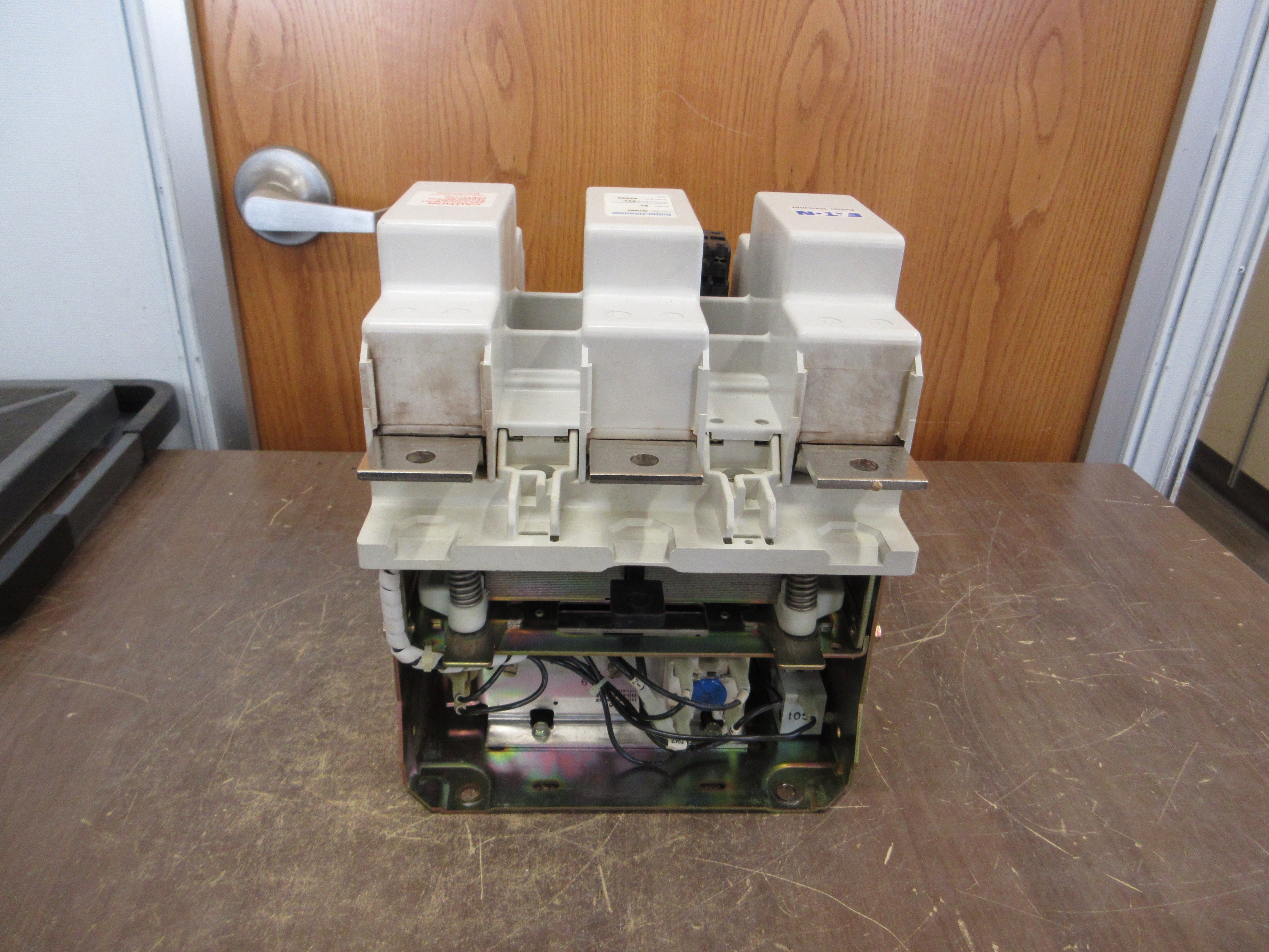 Eaton Contactor CE15WN3A80 Ser. B1 700A New Surplus