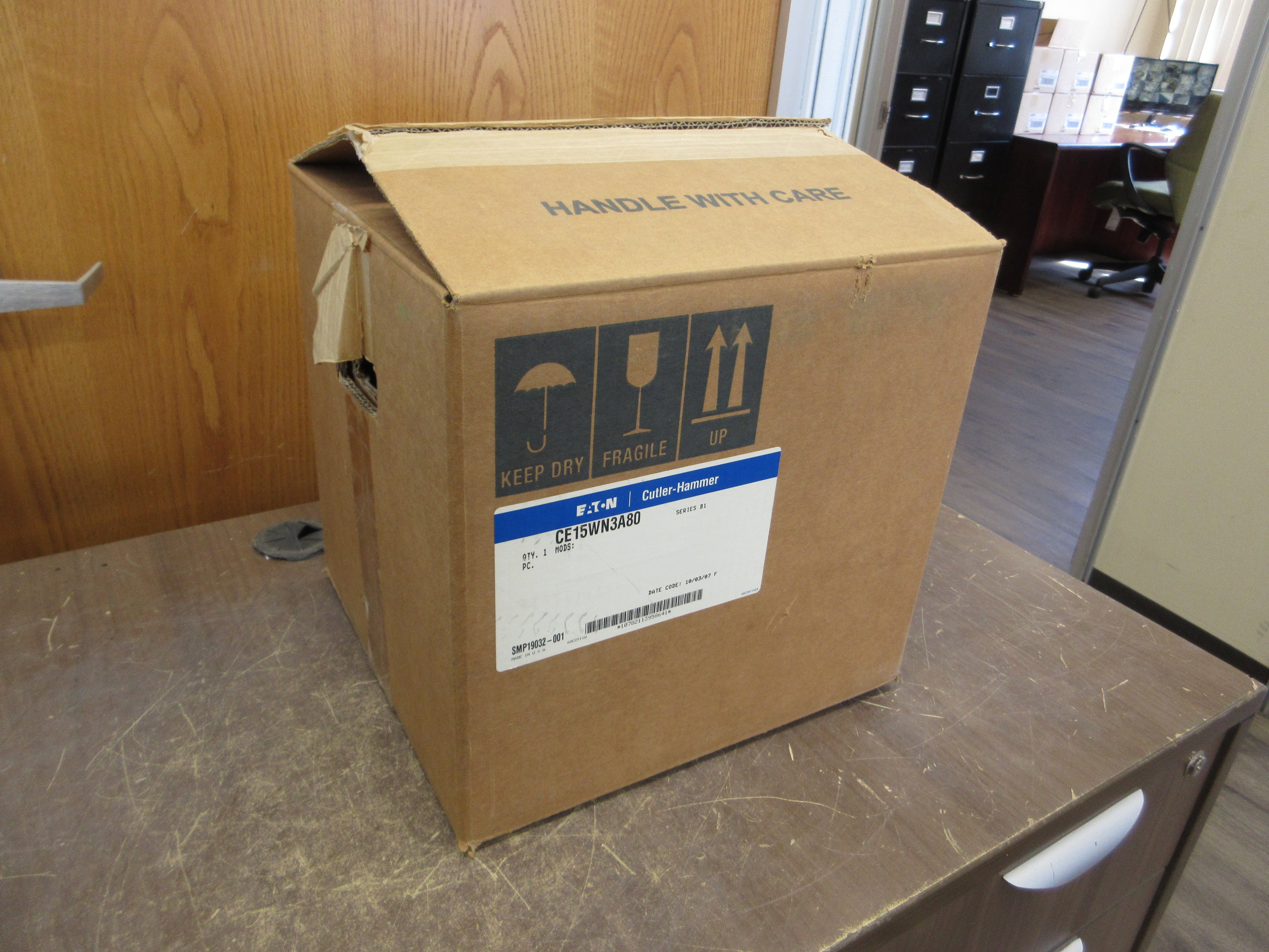 Eaton Contactor CE15WN3A80 Ser. B1 700A New Surplus