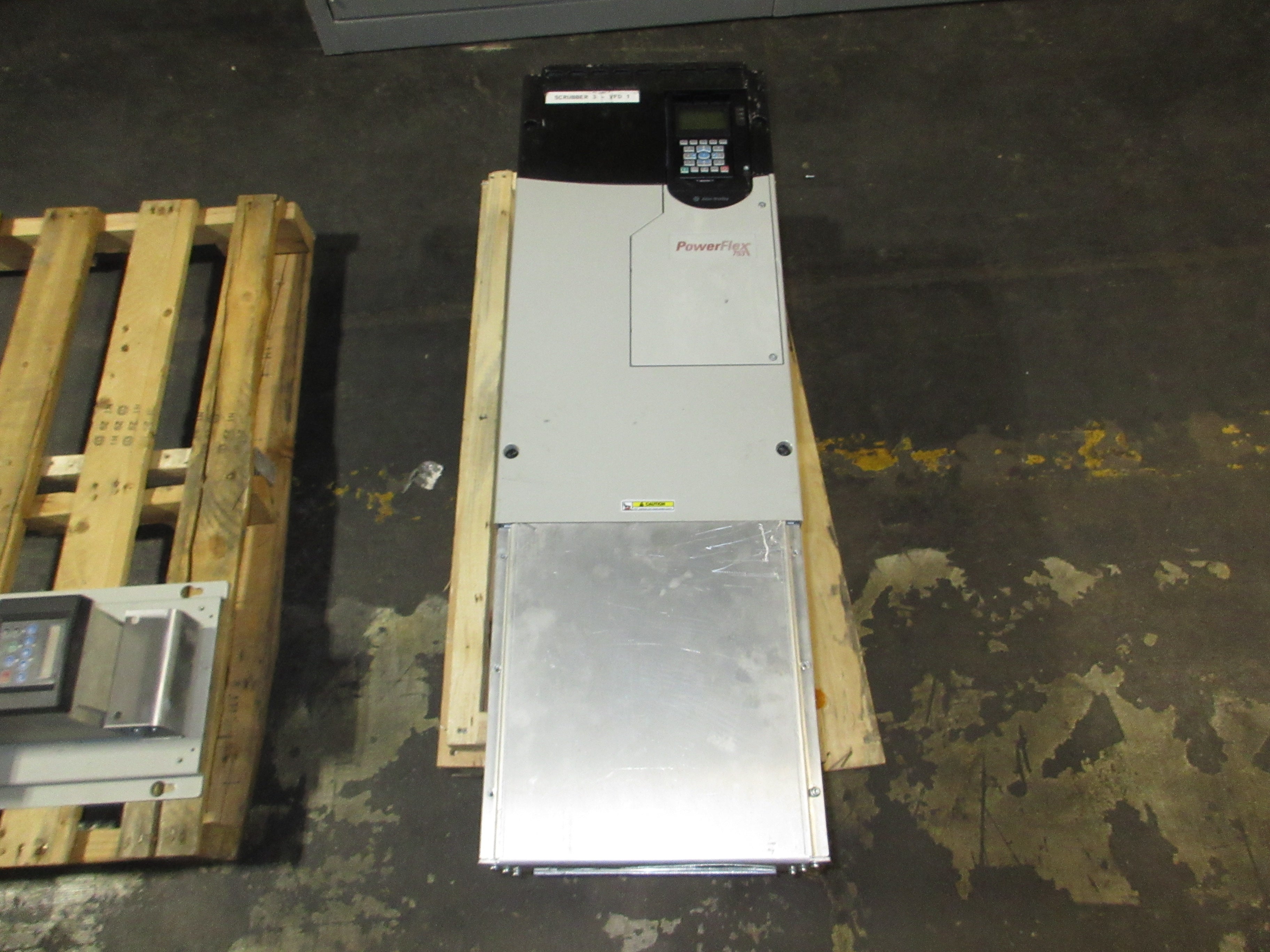 Allen-Bradley PowerFlex 753 AC Drive 20F1AND156JA0NNNNN 125HP 3Ph w/ Keypad Used