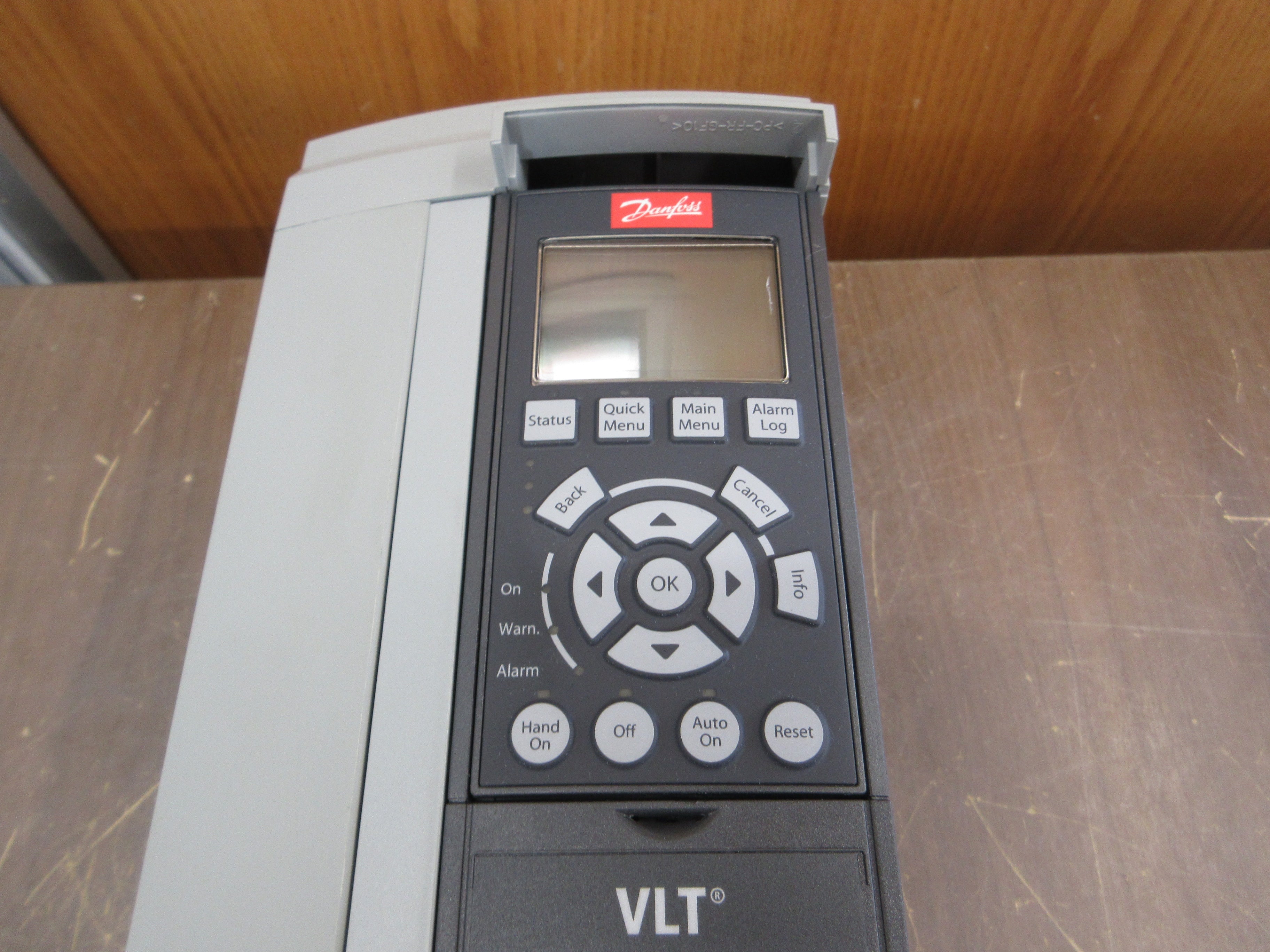 Danfoss VLT AC Drive 131F0798 5HP 3Ph w/ Disconnect w/ Keypad Used