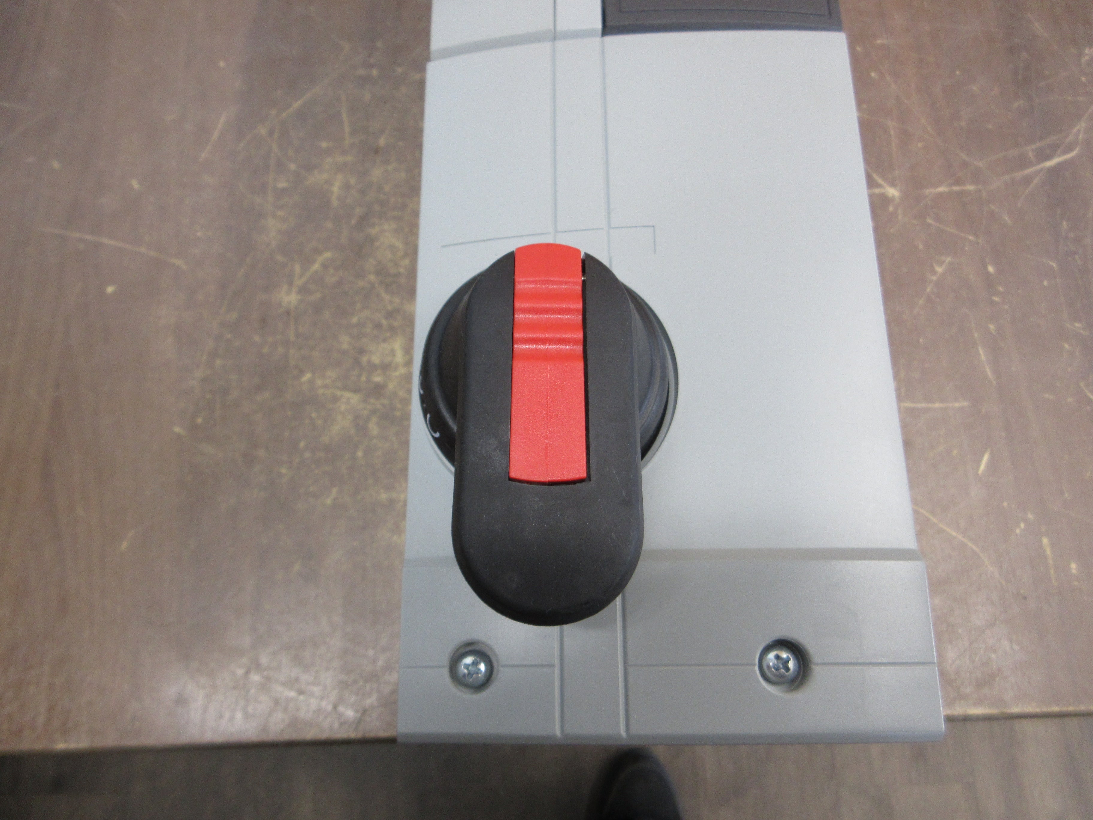 Danfoss VLT AC Drive 131F0798 5HP 3Ph w/ Disconnect w/ Keypad Used