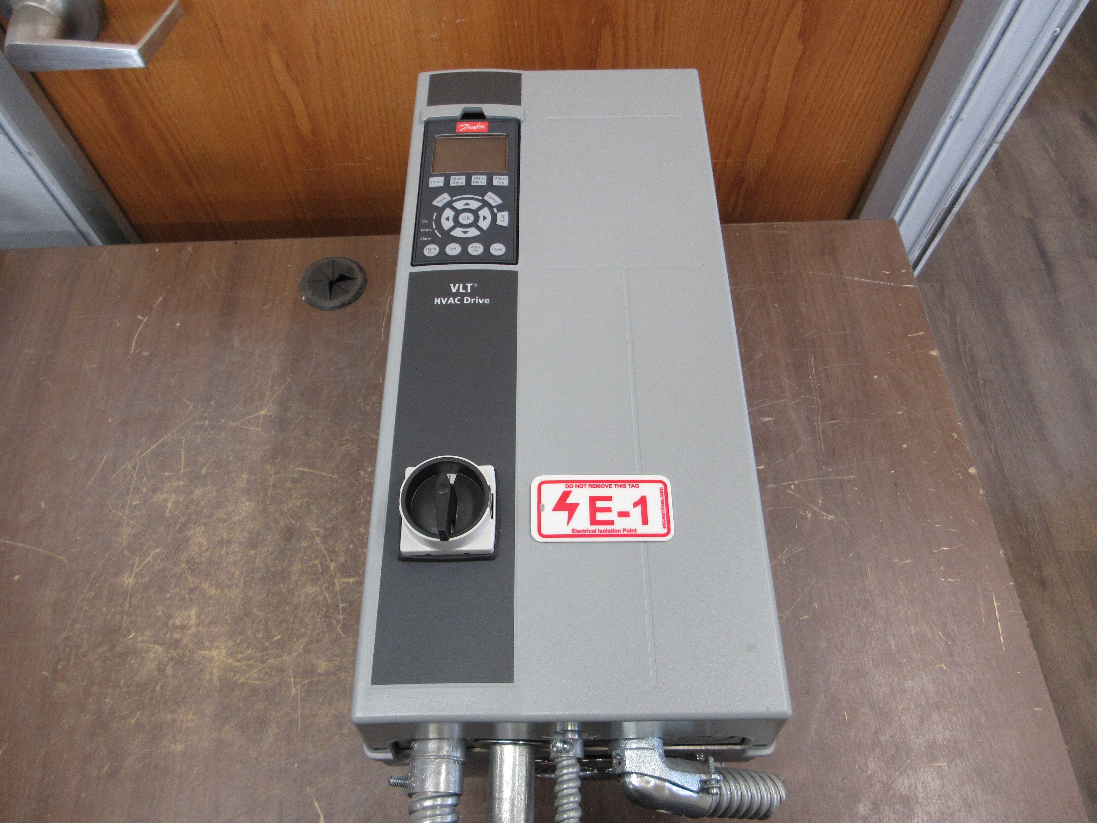 Danfoss VLT AC Drive 131F1791 20HP 3Ph w/ Keypad Used