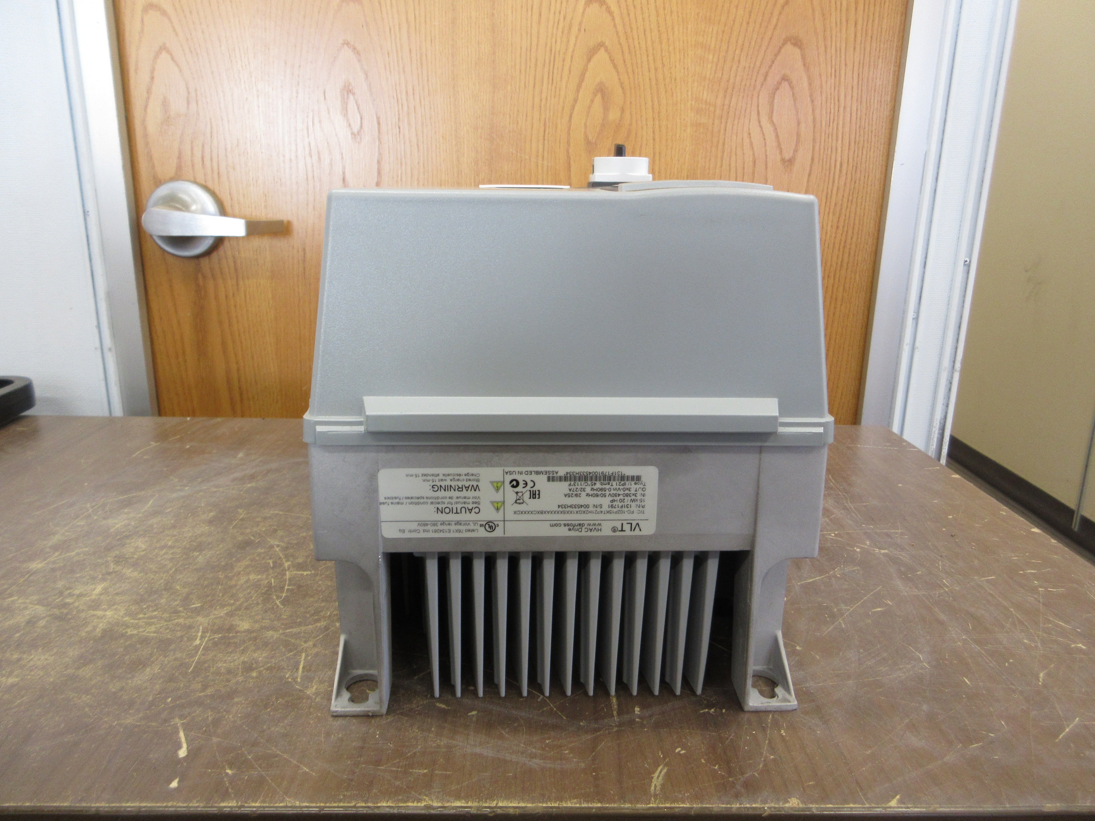 Danfoss VLT AC Drive 131F1791 20HP 3Ph w/ Keypad Used