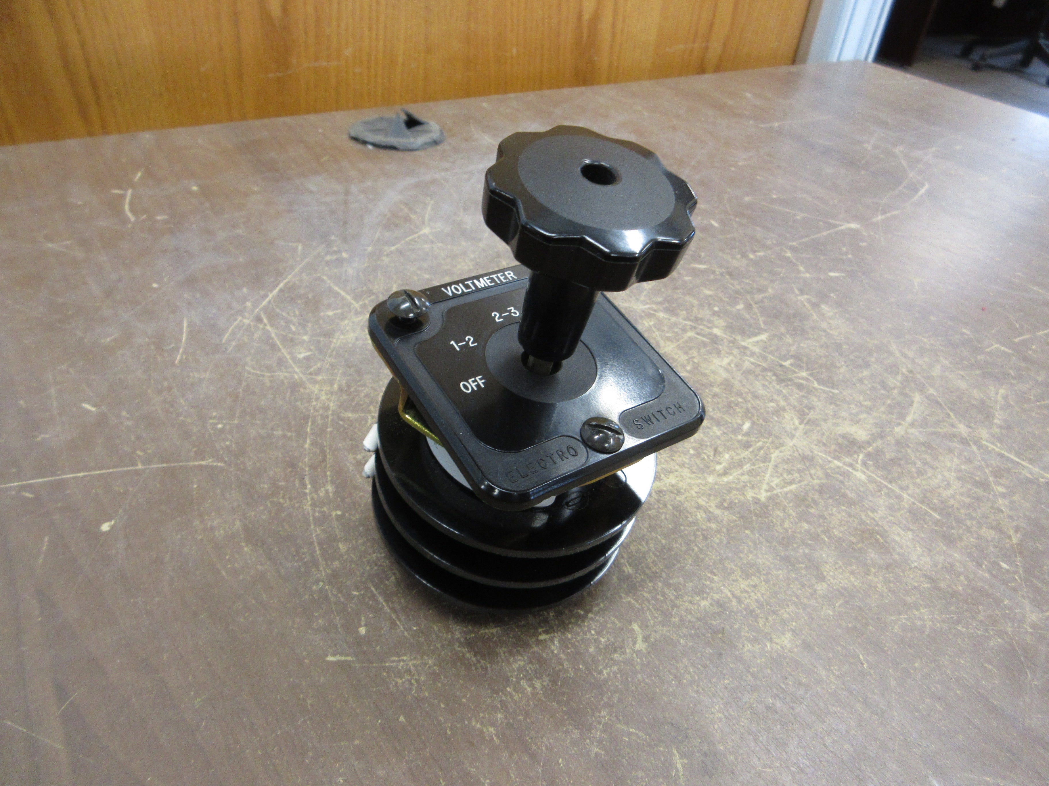 Electroswitch Series 24 Voltmeter Rotary Switch 2404C Used