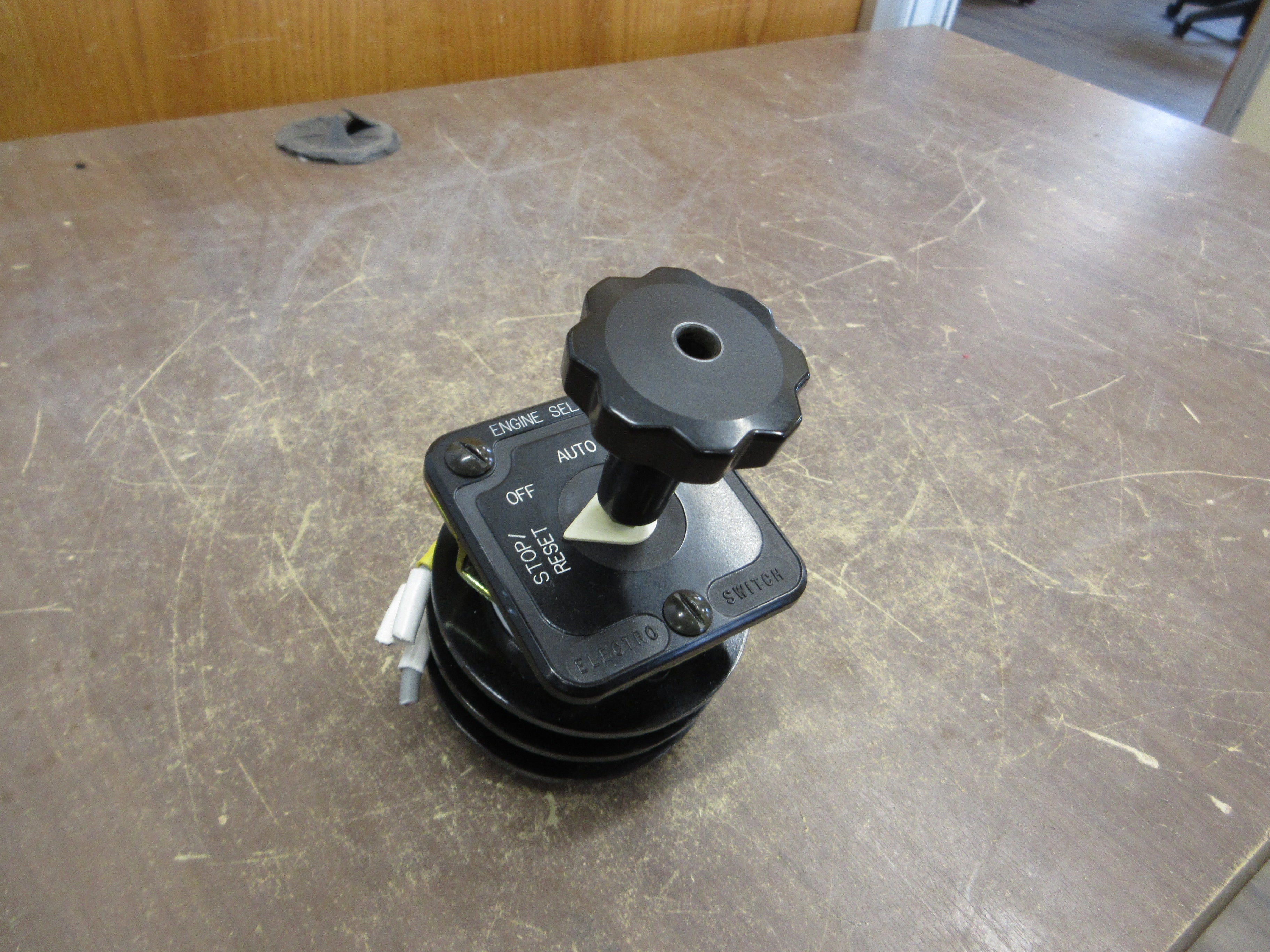 Electroswitch Series 24 Engine Sel. Rotary Switch 2410C Used