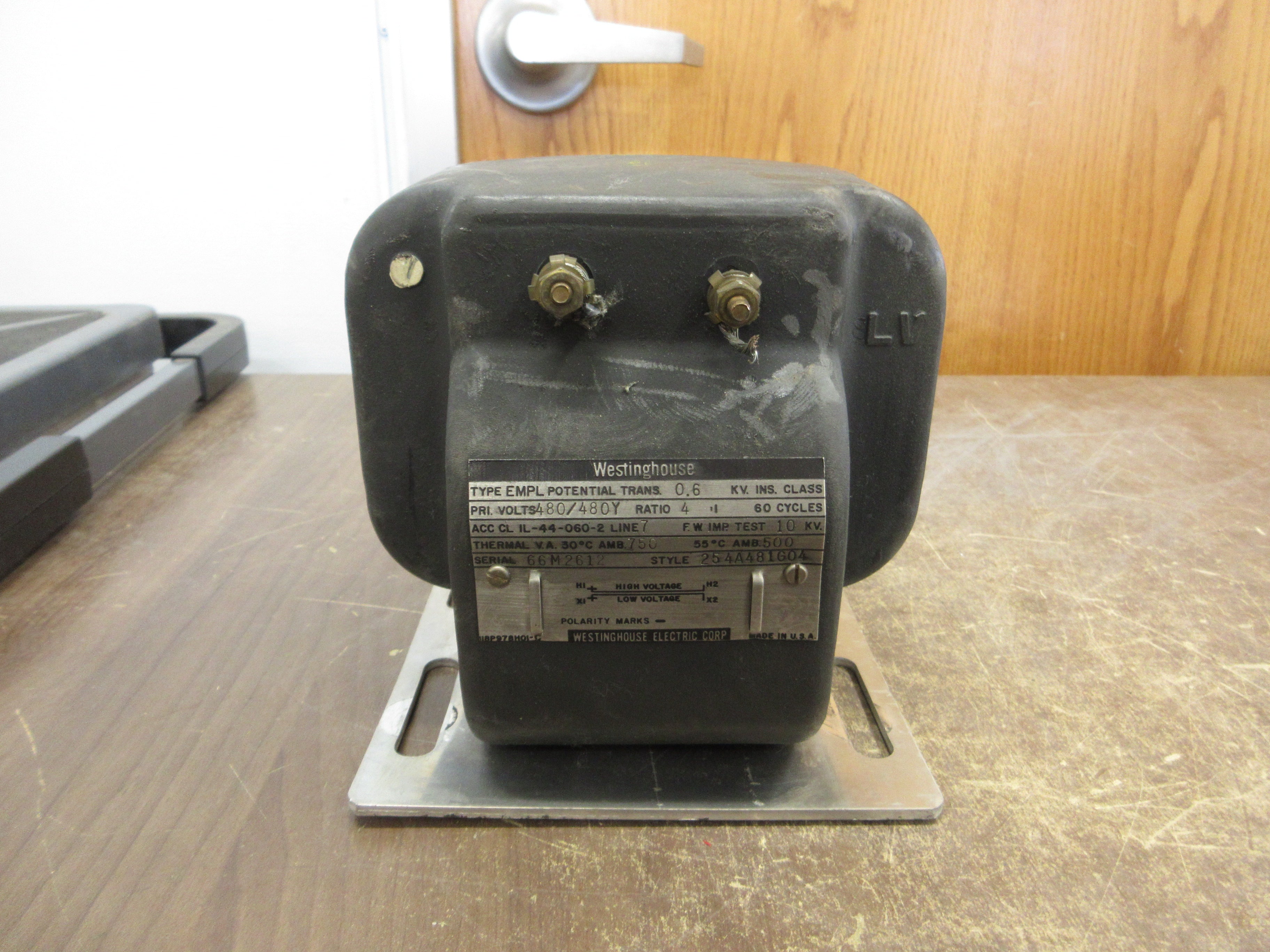 Westinghouse Type empl Potential Transformer 254A481G04 Pri: 480Y/480V Ratio 4:1
