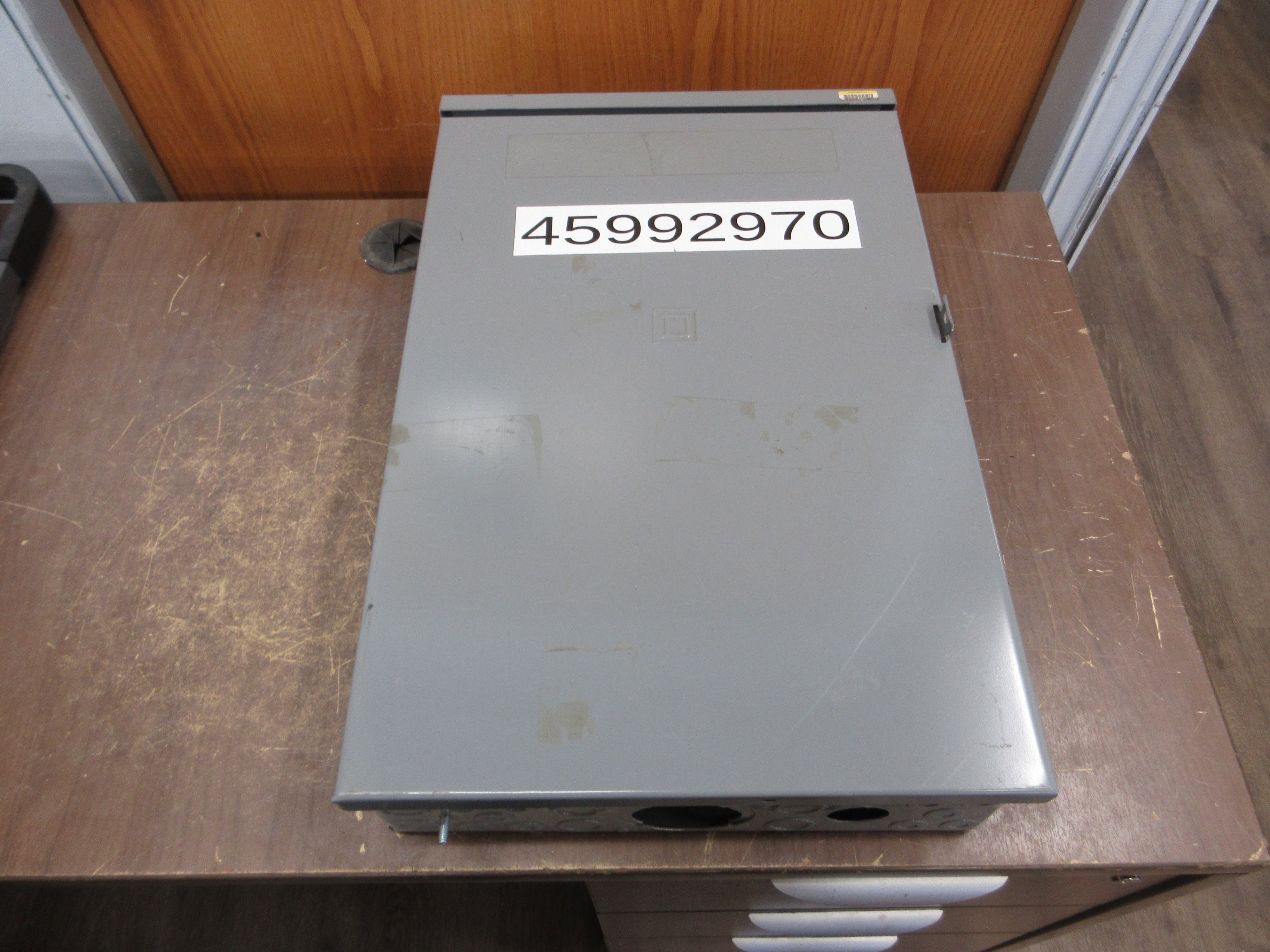 Square D 3R Load Center BX22R 100A Max 120/240V 20-Slot *No Cover Screws* Used