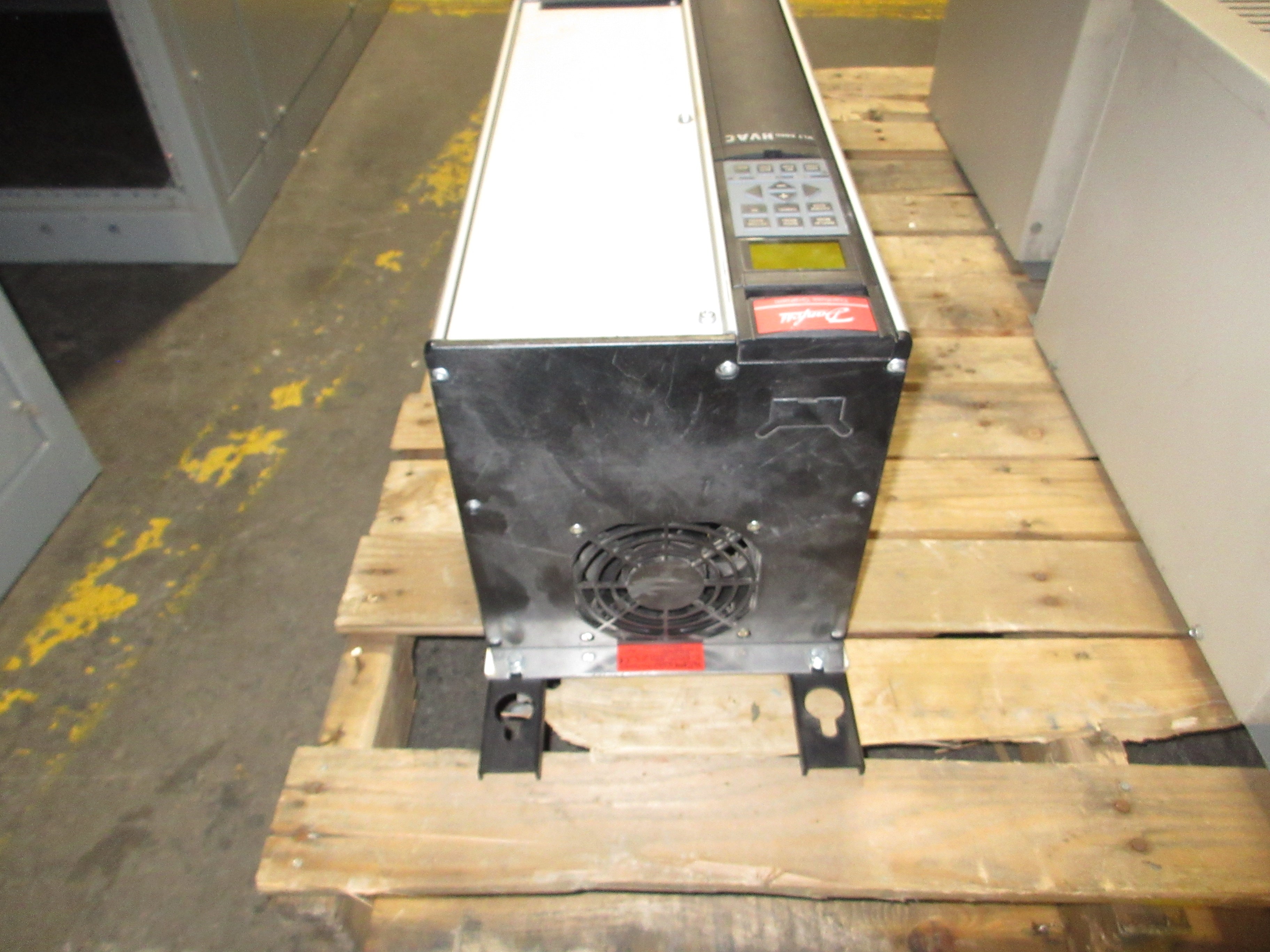 Danfoss VLT 6008 AC Drive w/ Disconnect 175Z7359 7.5HP Used