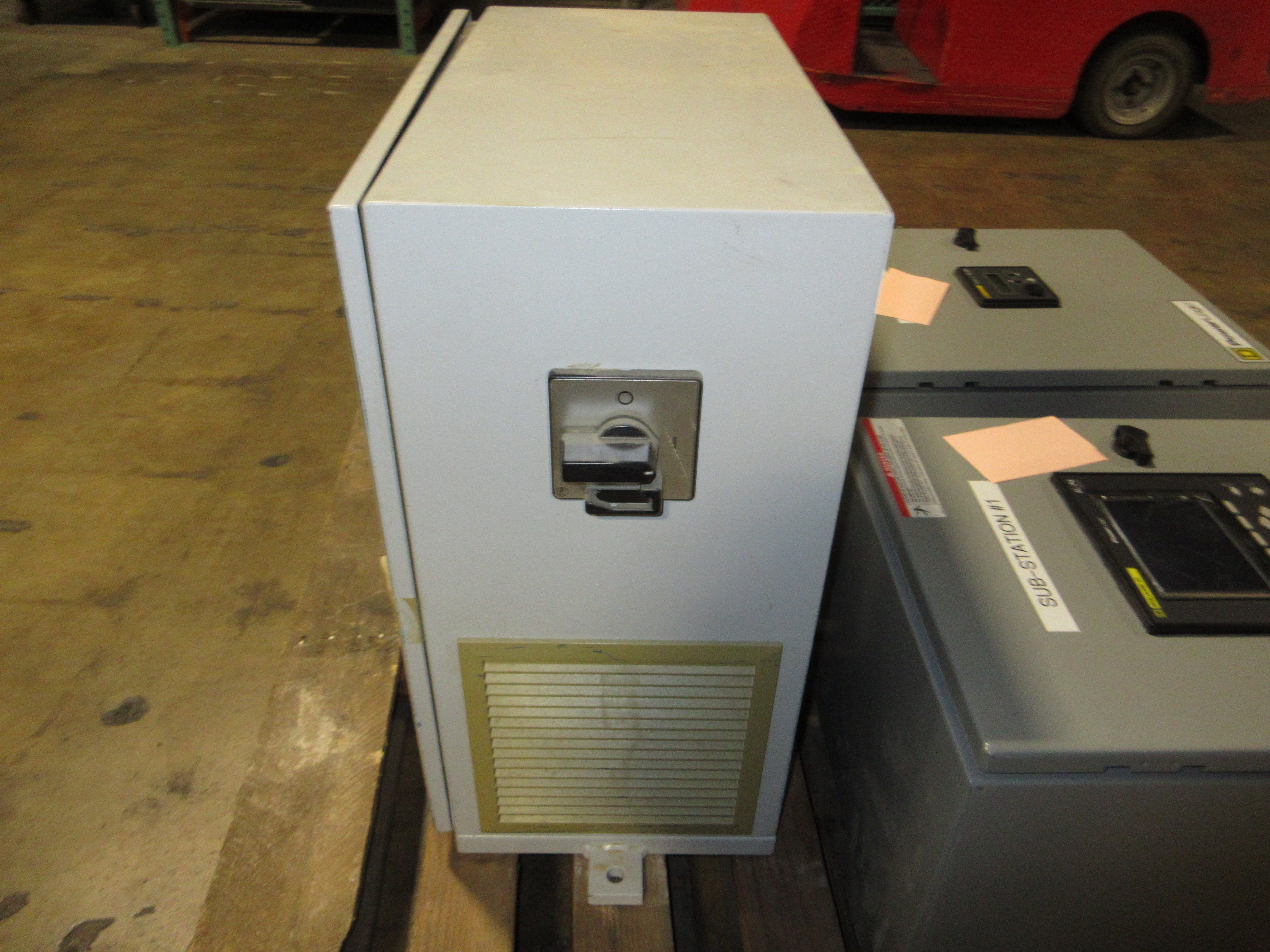 Siemens Enclosed Transformer 4AU3995-0AX08-8A Pri: 220/460/480V Sec: 400/440V