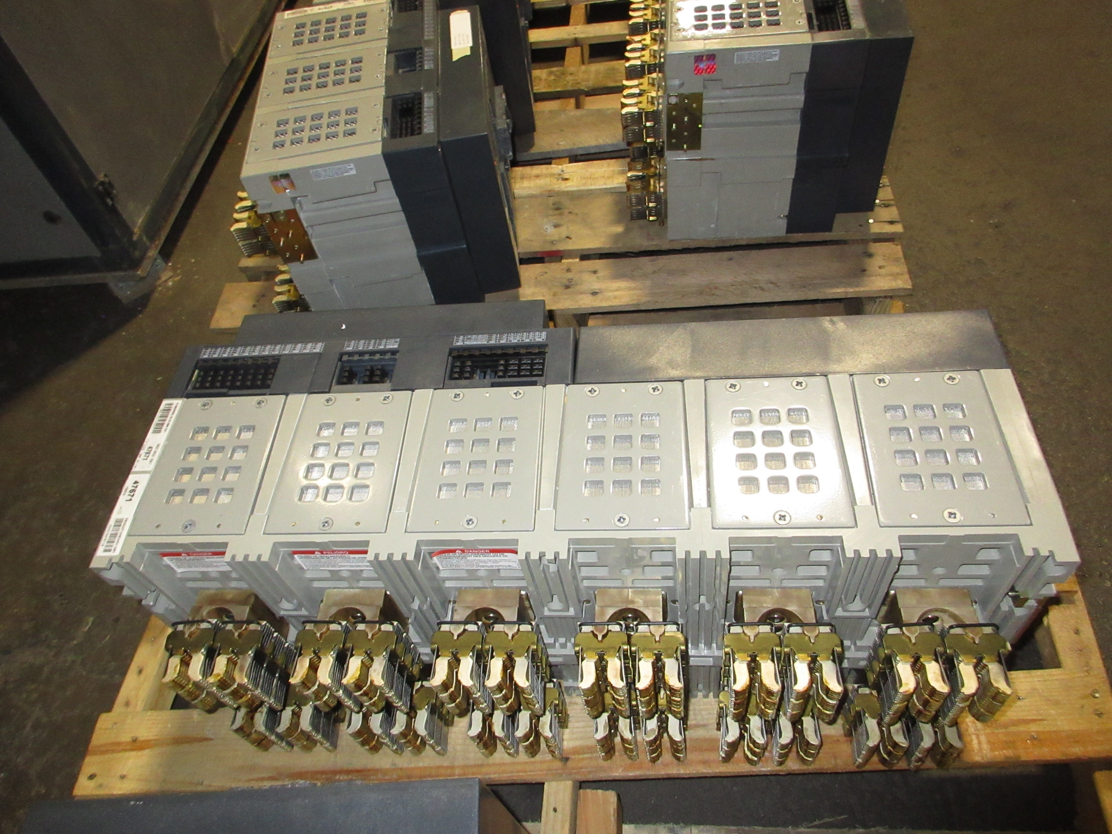 Square D Masterpact NW 40 L1 Circuit Breaker YA8KKR63A3SFBFXXCA 4000A Used