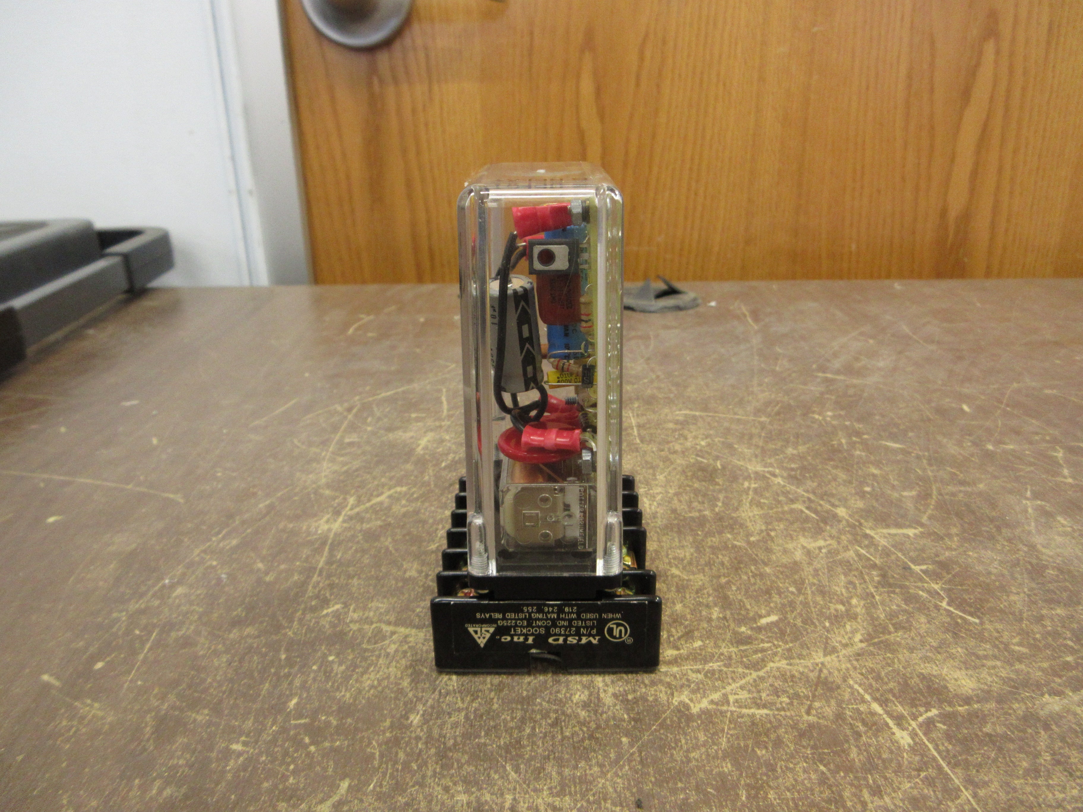 Russelectric Relay 1700-0260 Rev. A w/ Base Used