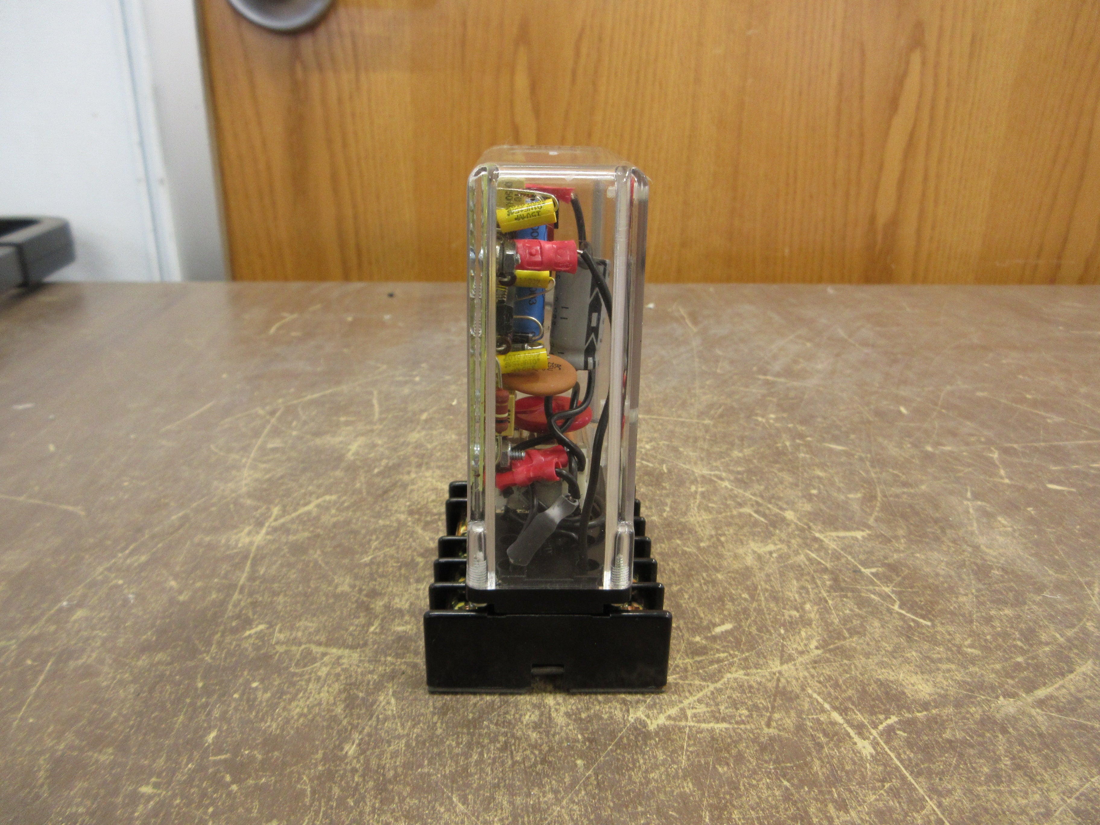 Russelectric Relay 1700-0260 Rev. A w/ Base Used