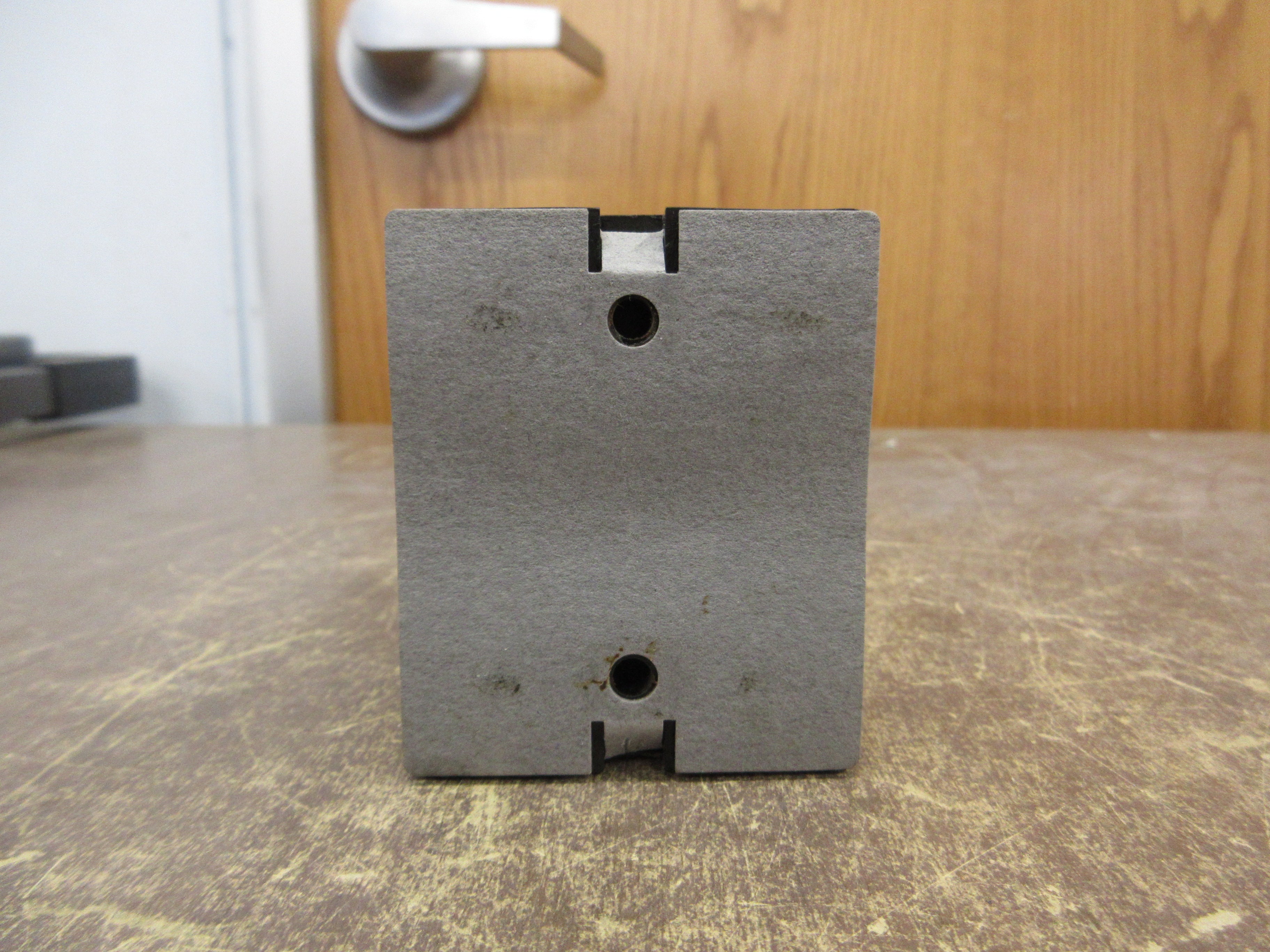 Russelectric Relay 1700-0260 Rev. A w/ Base Used