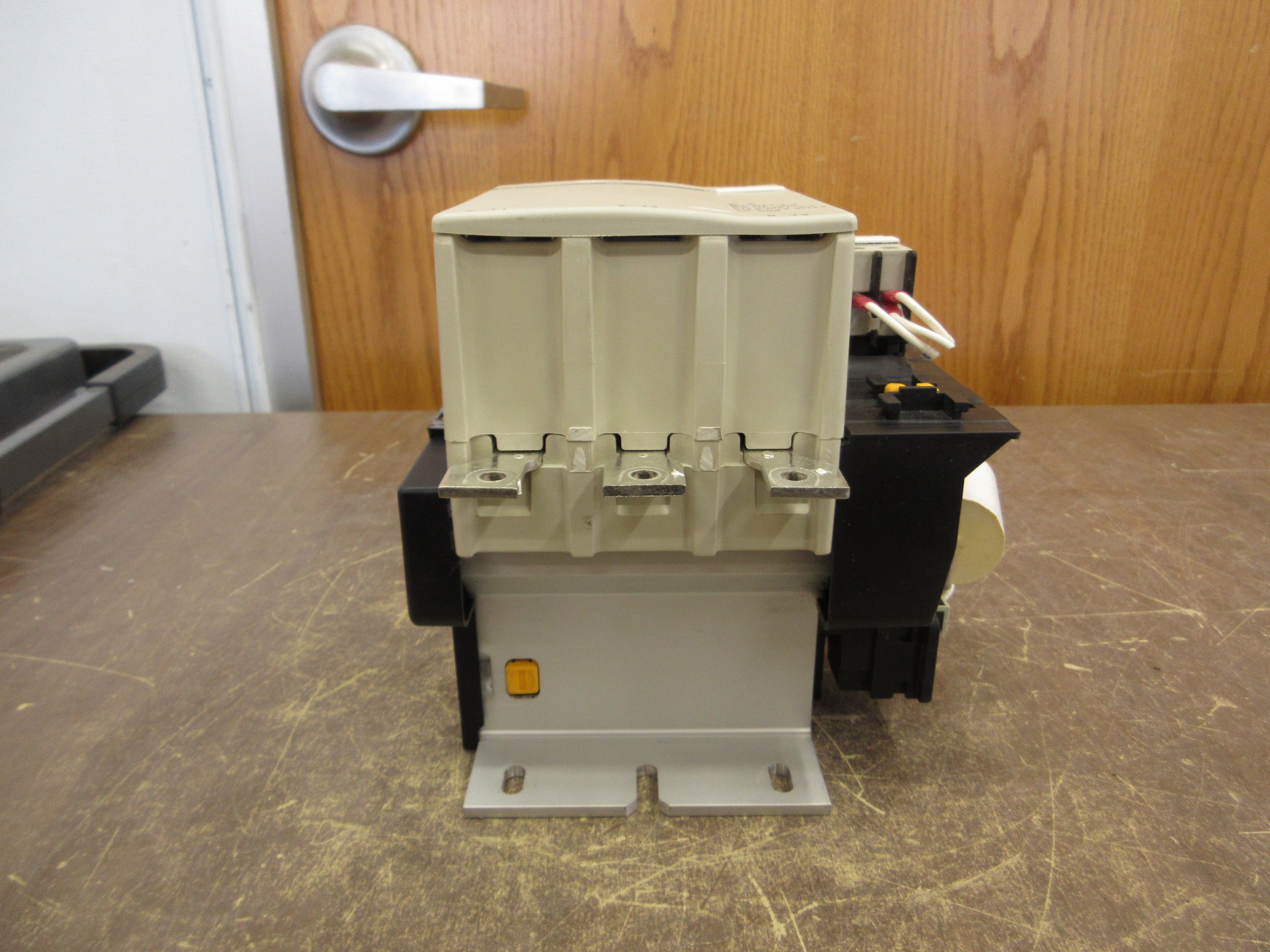 Square D Contactor LC1F115 115-120V Coil w/ Aux Contact Block Used