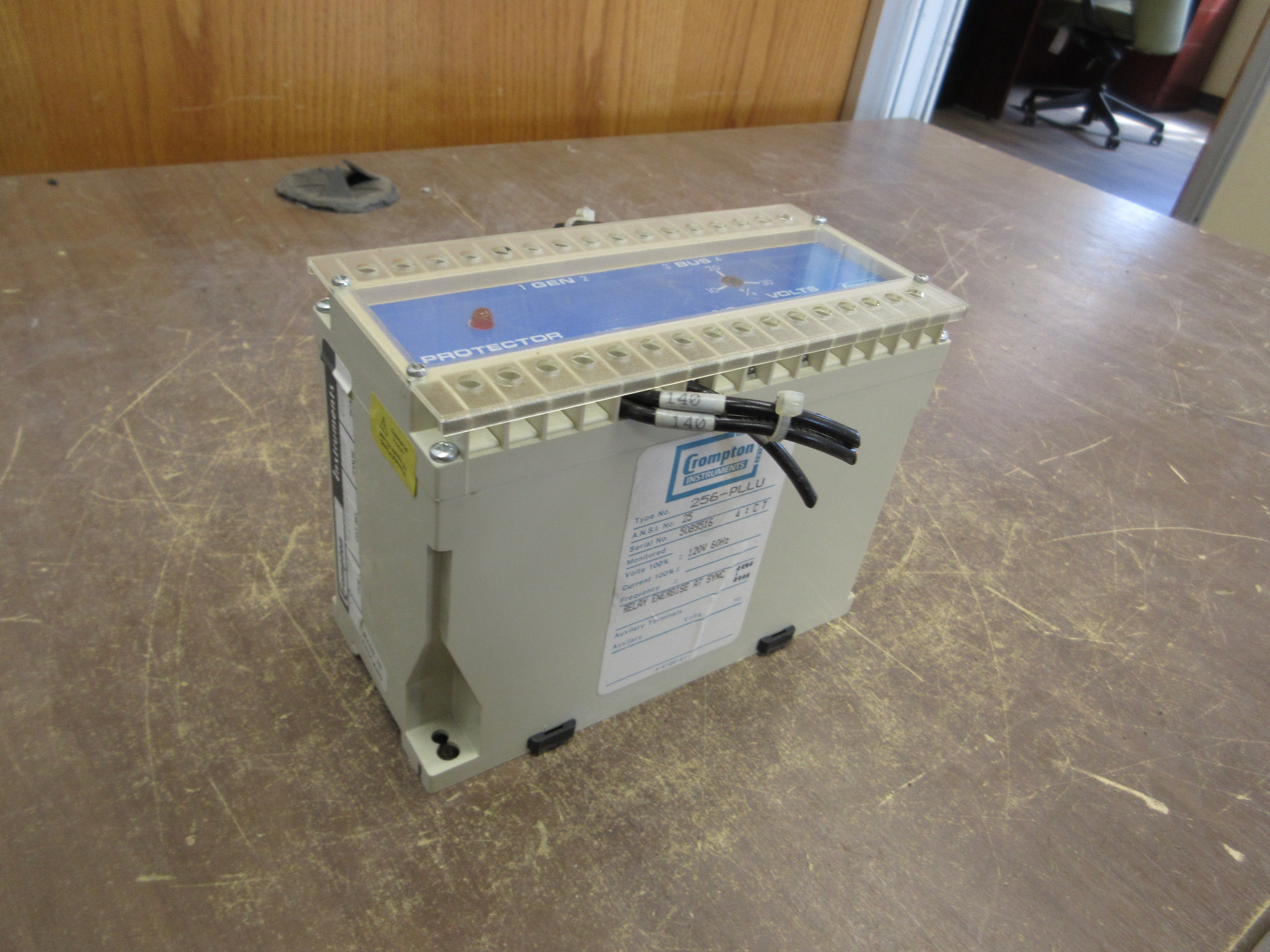 Crompton Protector Relay 256-PLLU-PQBX 120V 60Hz Used