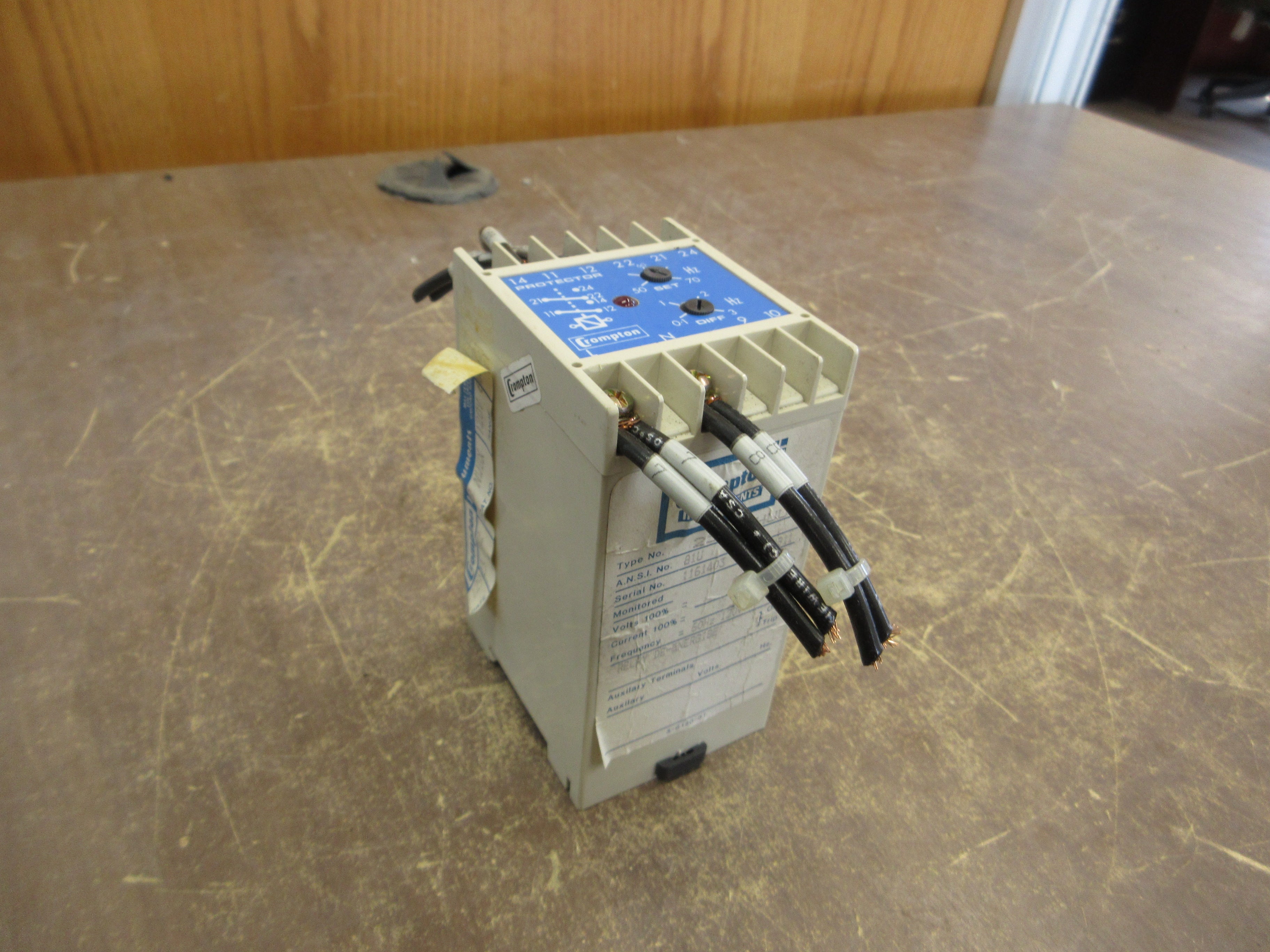 Crompton Protector Relay 252-PHUU-NWBX 120V 60Hz *No Terminal Covers* Used