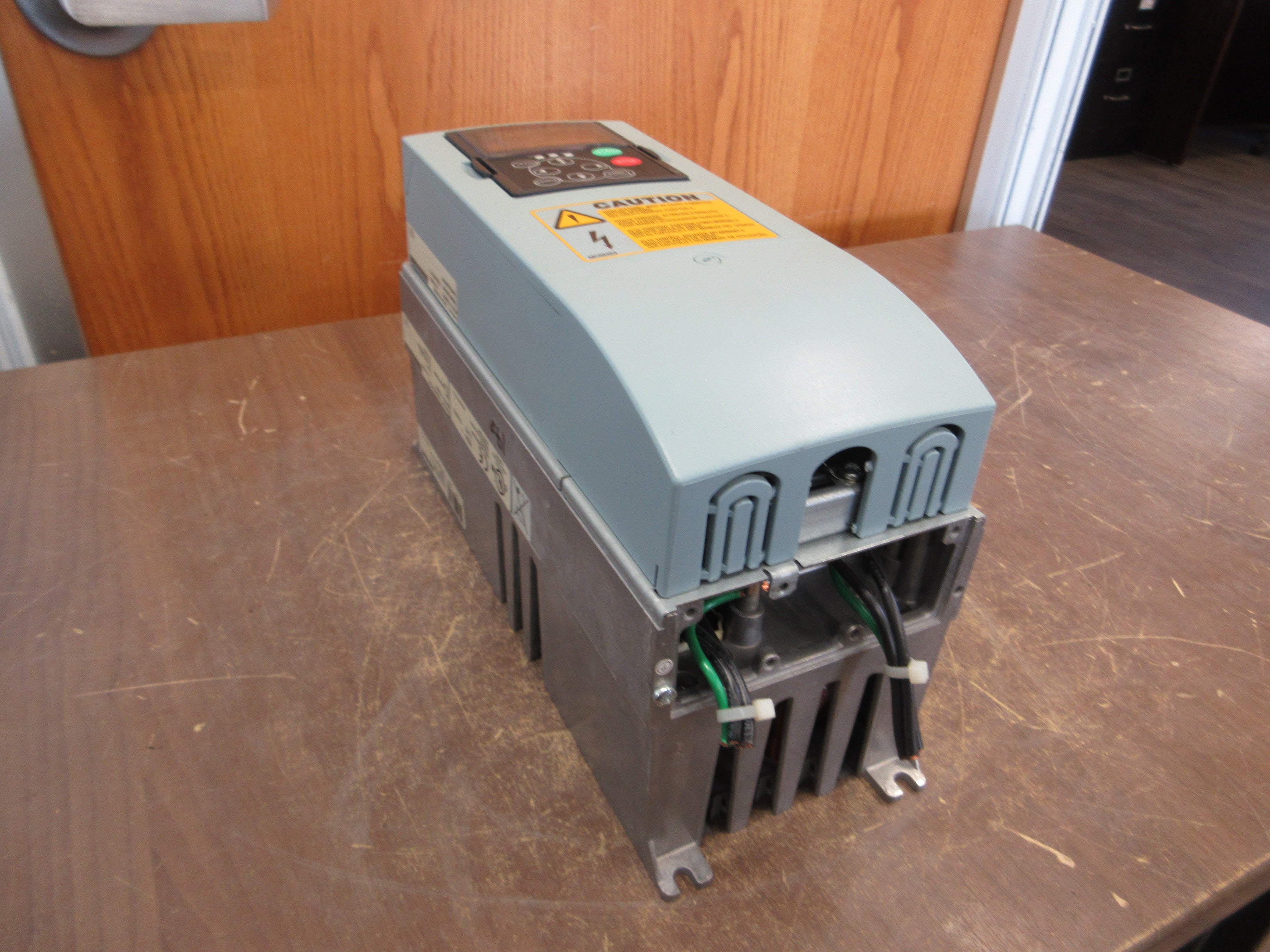 Honeywell AC Drive PA000952H1SSS 5HP 3Ph w/ Keypad Used