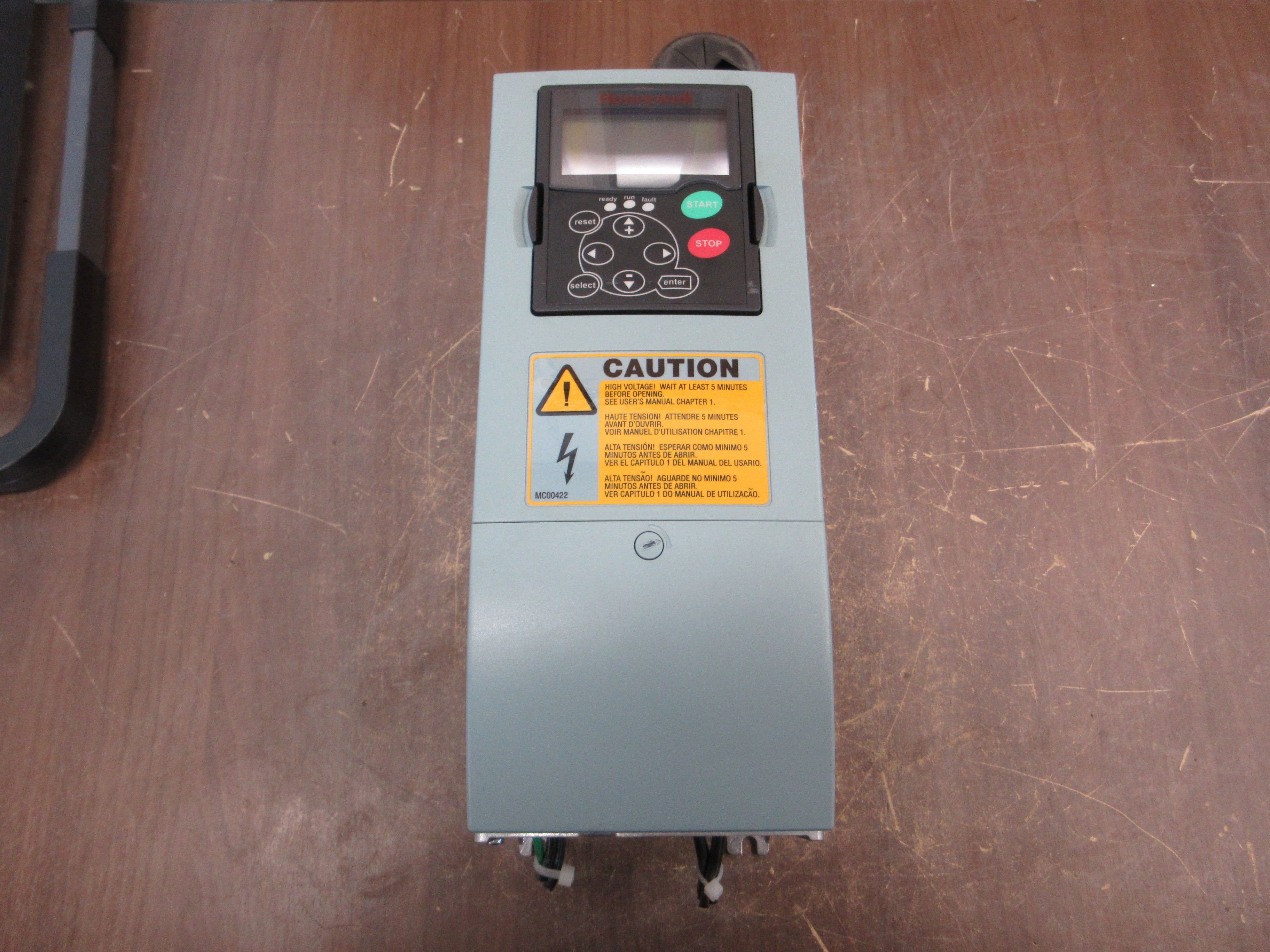 Honeywell AC Drive PA000952H1SSS 5HP 3Ph w/ Keypad Used