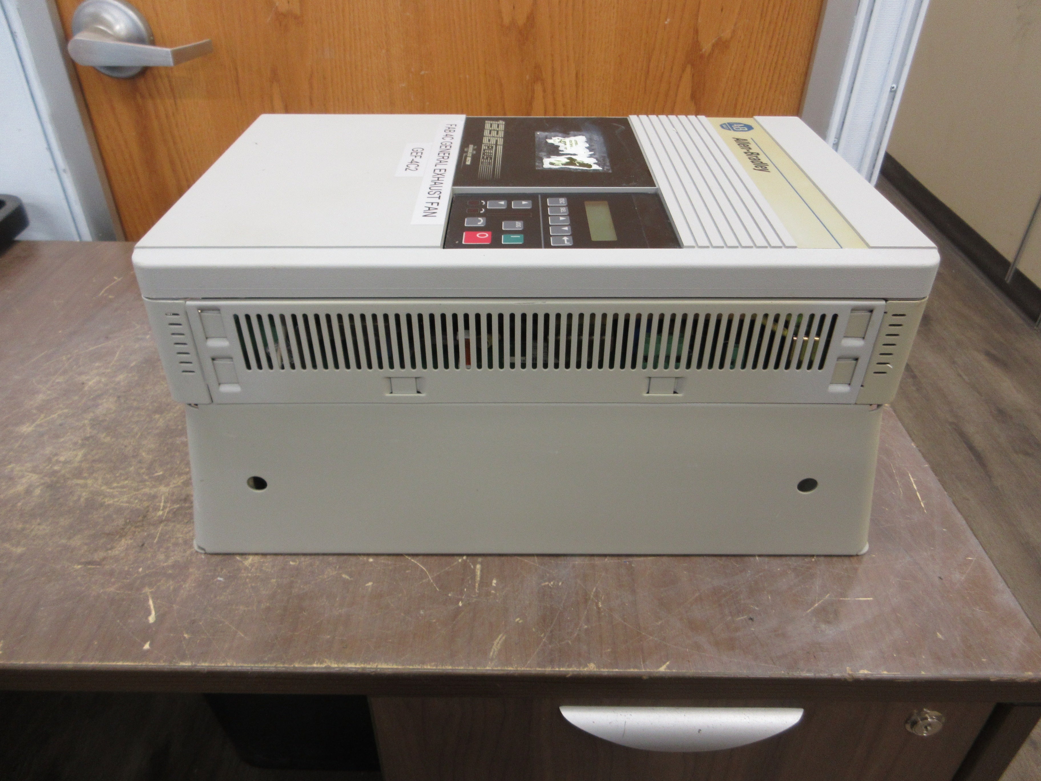 Allen-Bradley 1336 Plus II AC Drive 1336F-B020-AA-EN-L6 20HP 3Ph w/ Keypad Used