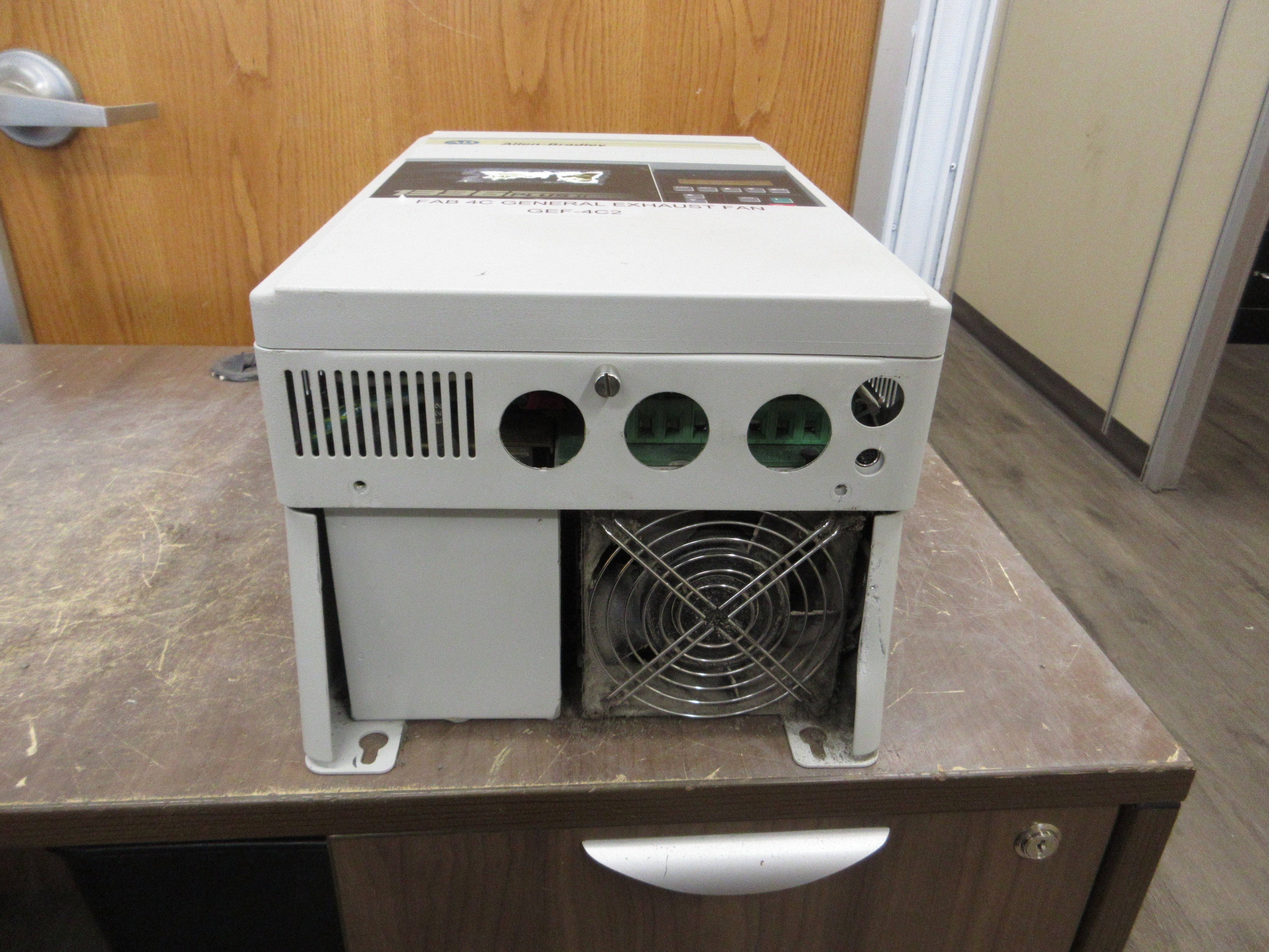 Allen-Bradley 1336 Plus II AC Drive 1336F-B020-AA-EN-L6 20HP 3Ph w/ Keypad Used