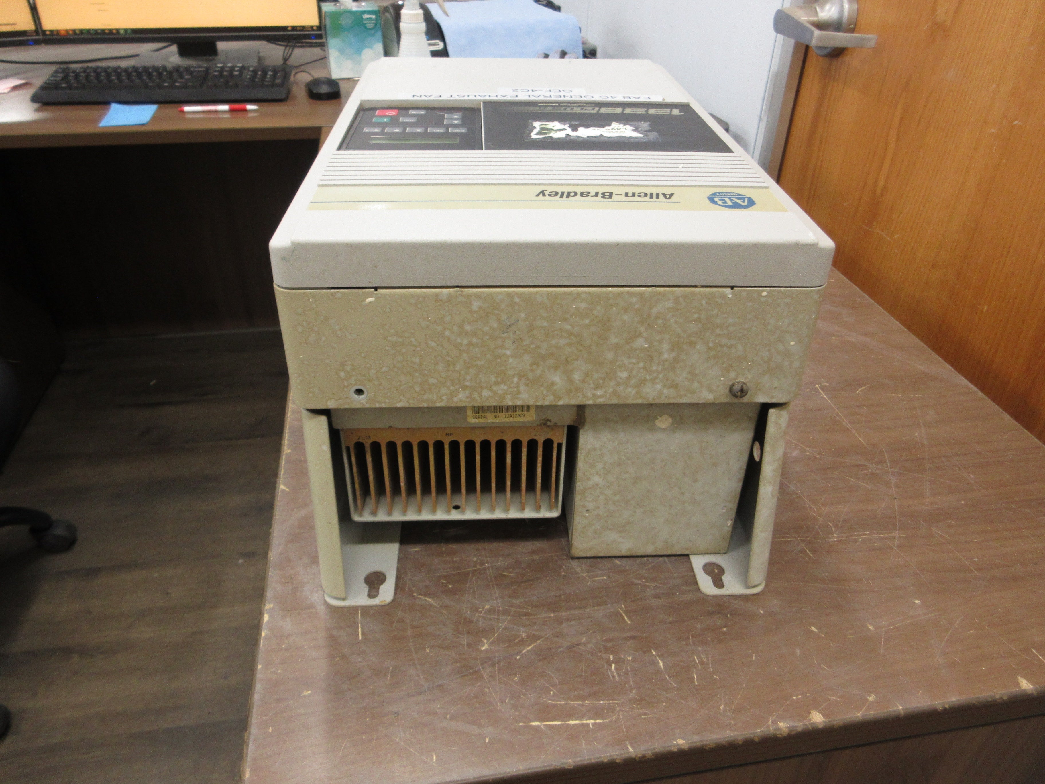 Allen-Bradley 1336 Plus II AC Drive 1336F-B020-AA-EN-L6 20HP 3Ph w/ Keypad Used