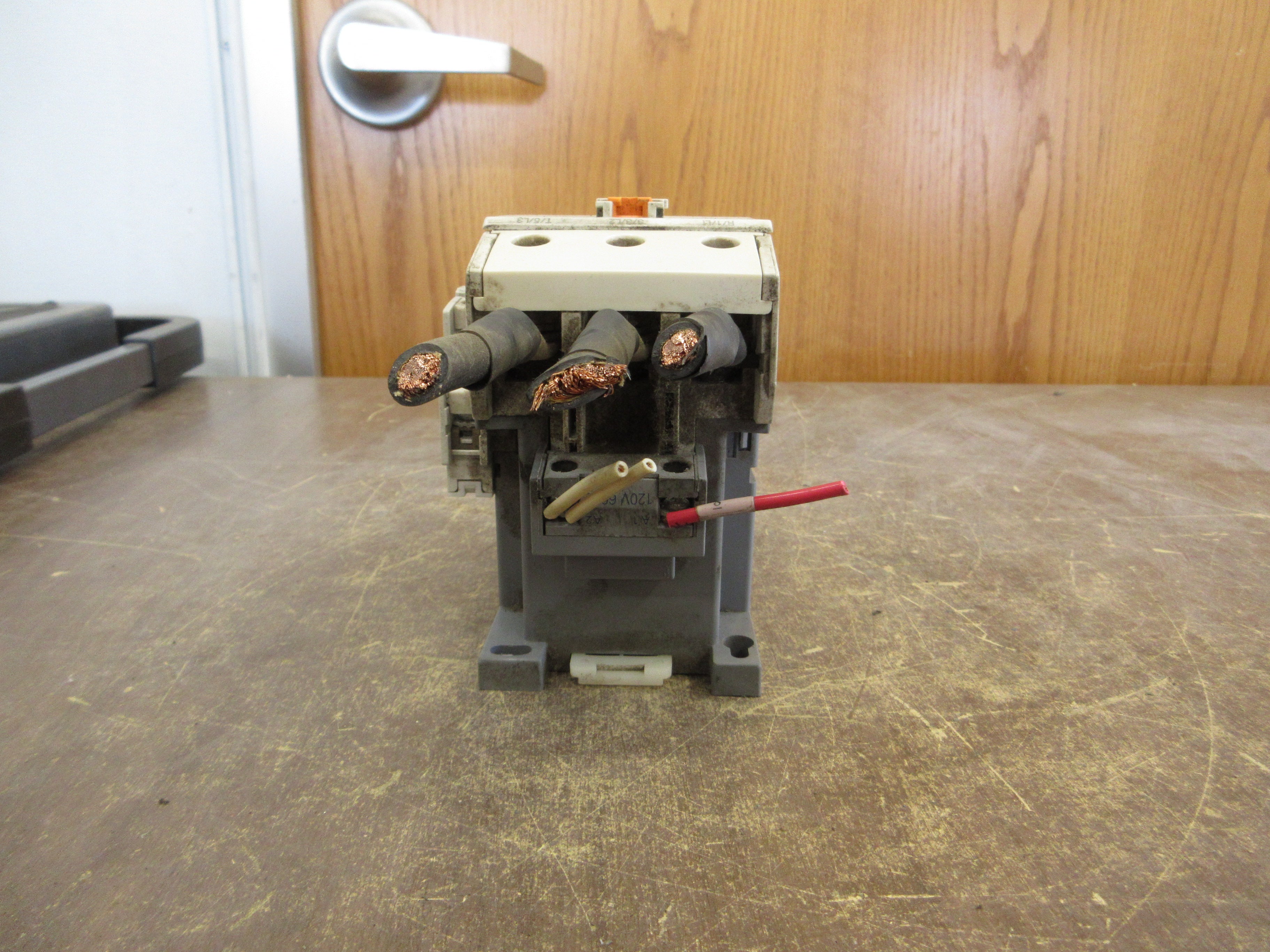 LS MEC Contactor GMC-85 120V Coil 85A (1) Aux Contact Used