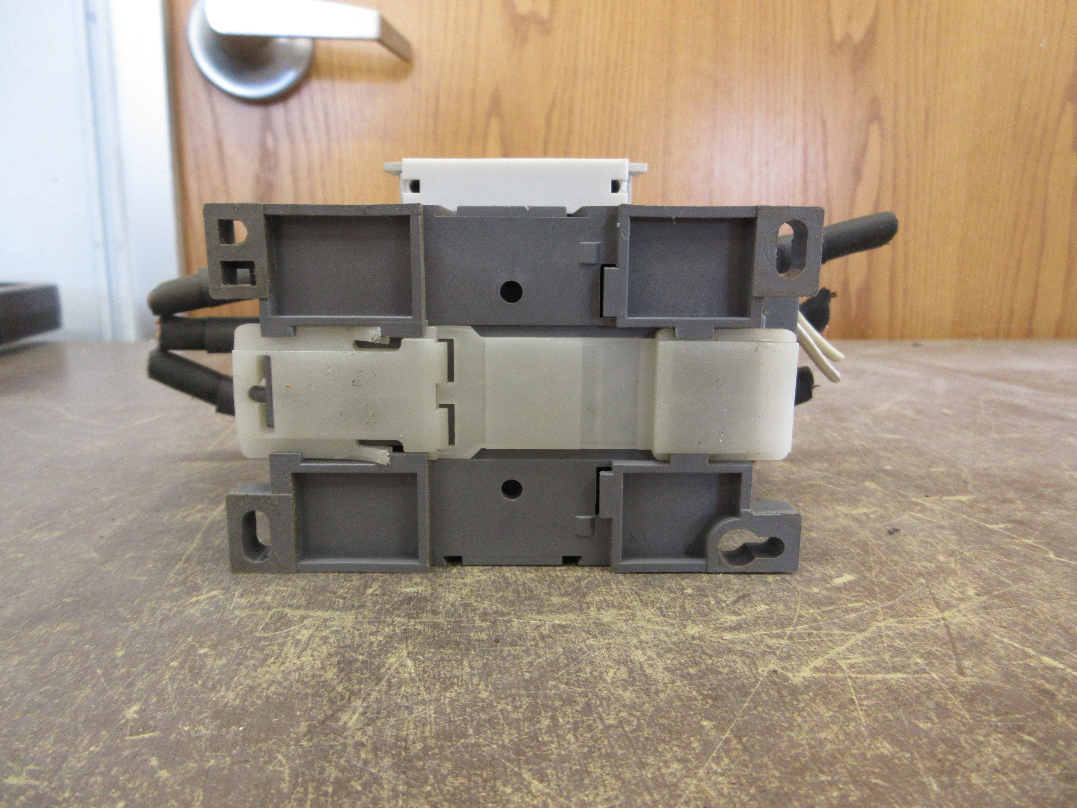 LS MEC Contactor GMC-85 120V Coil 85A (1) Aux Contact Used