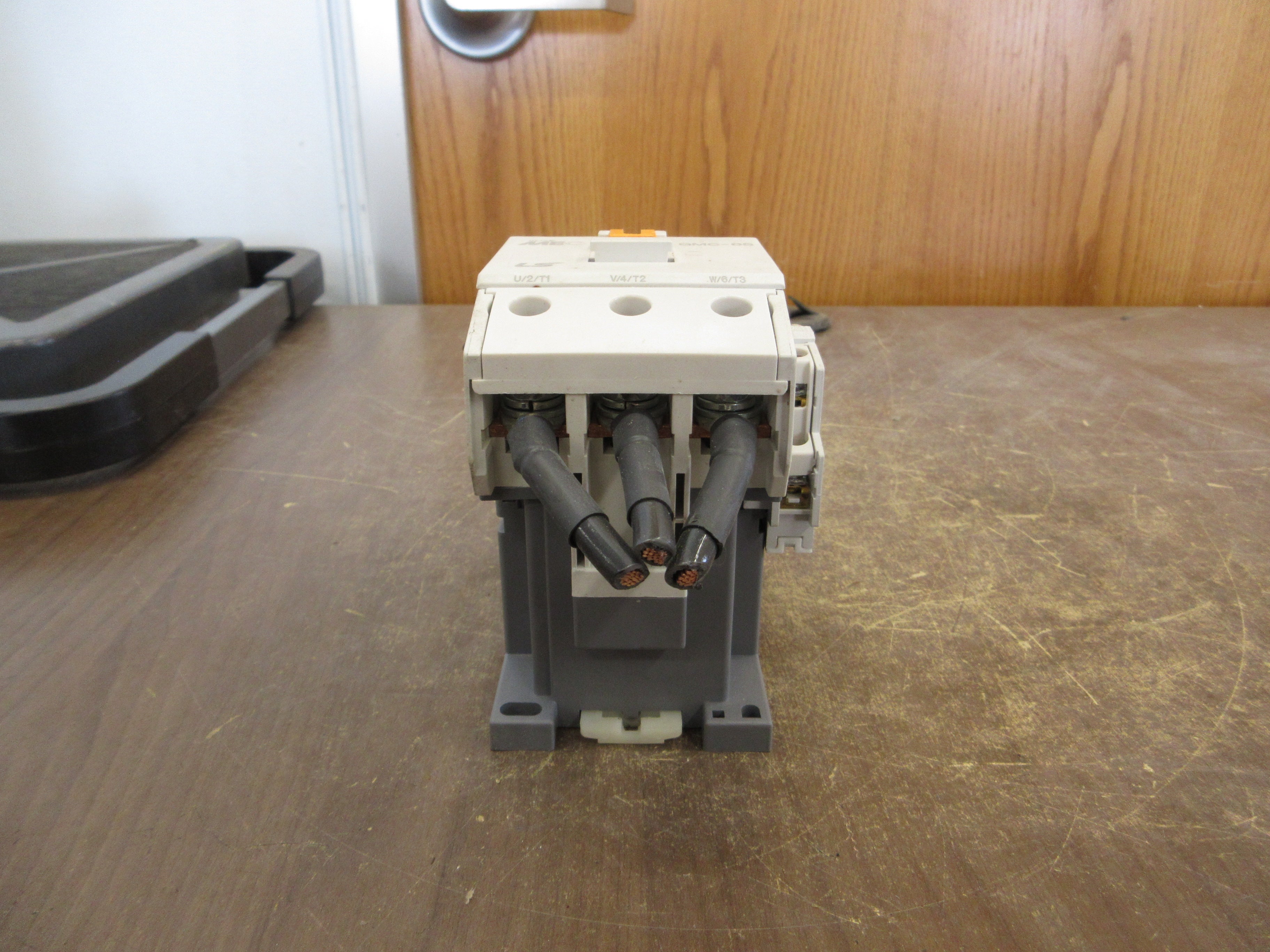 LS MEC Contactor GMC-65 120V Coil 65A (1) Aux Contact Used