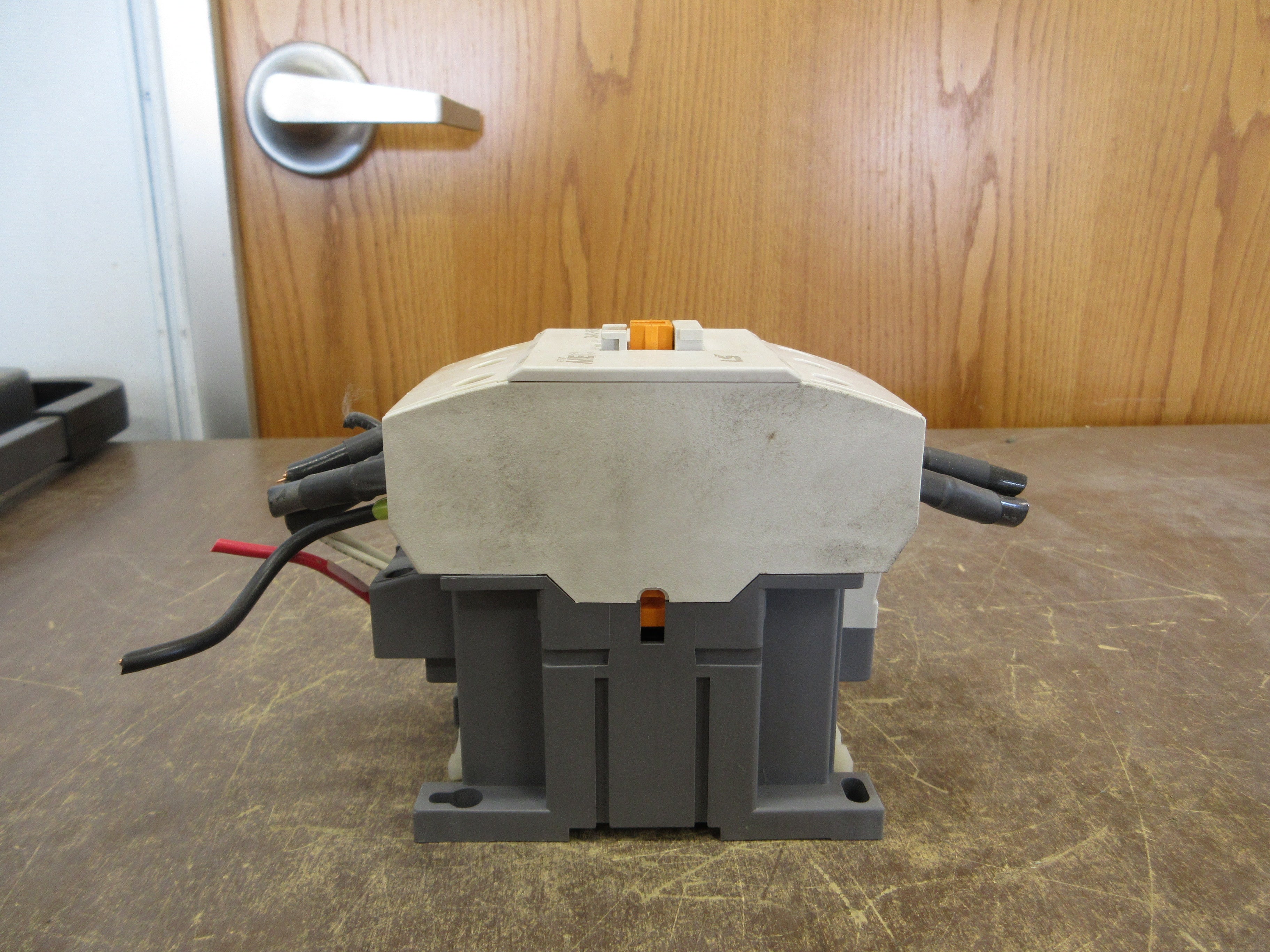 LS MEC Contactor GMC-65 120V Coil 65A (1) Aux Contact Used