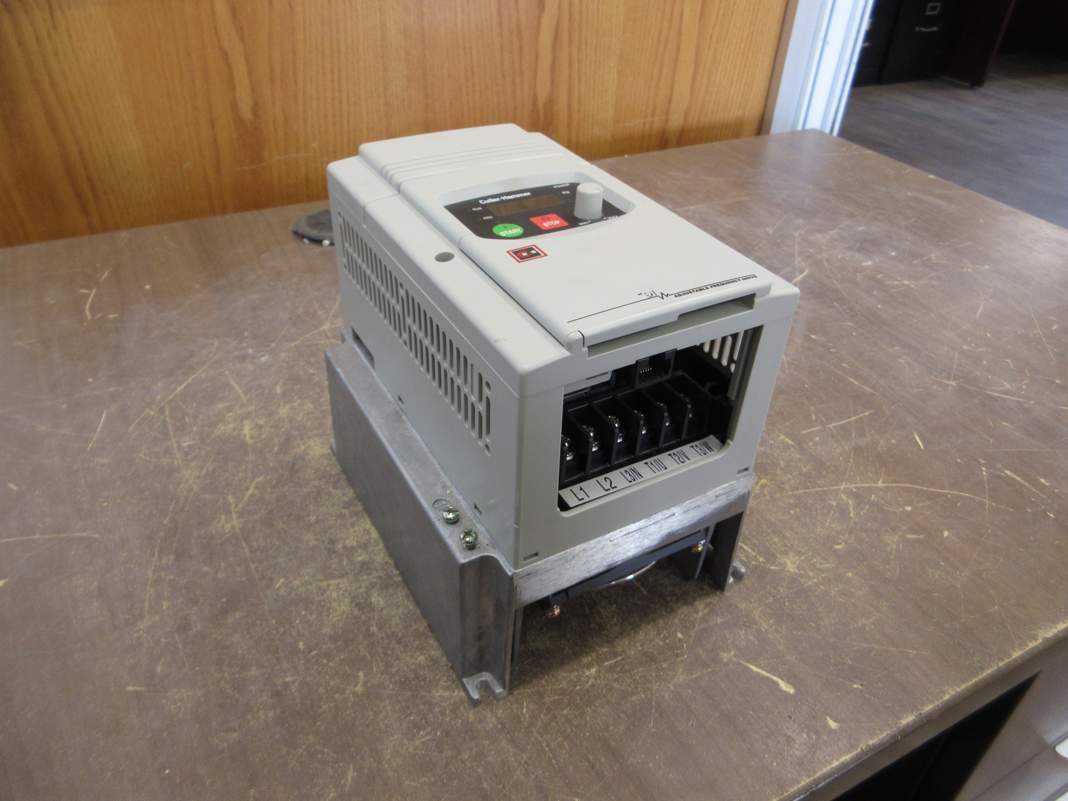Cutler-Hammer AC Drive AF91AGO B005D 5HP 3Ph Used
