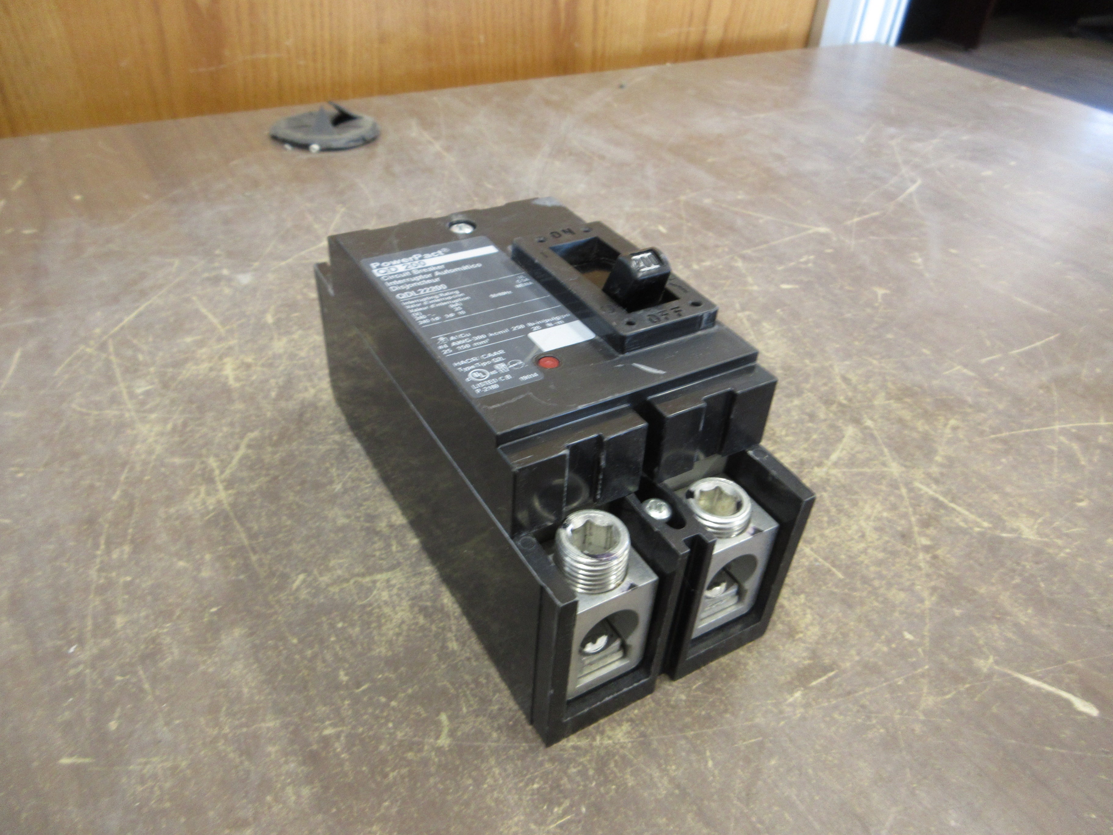 Square D PowerPact QD 200 Circuit Breaker QDL22200 200A 240V 2P Used