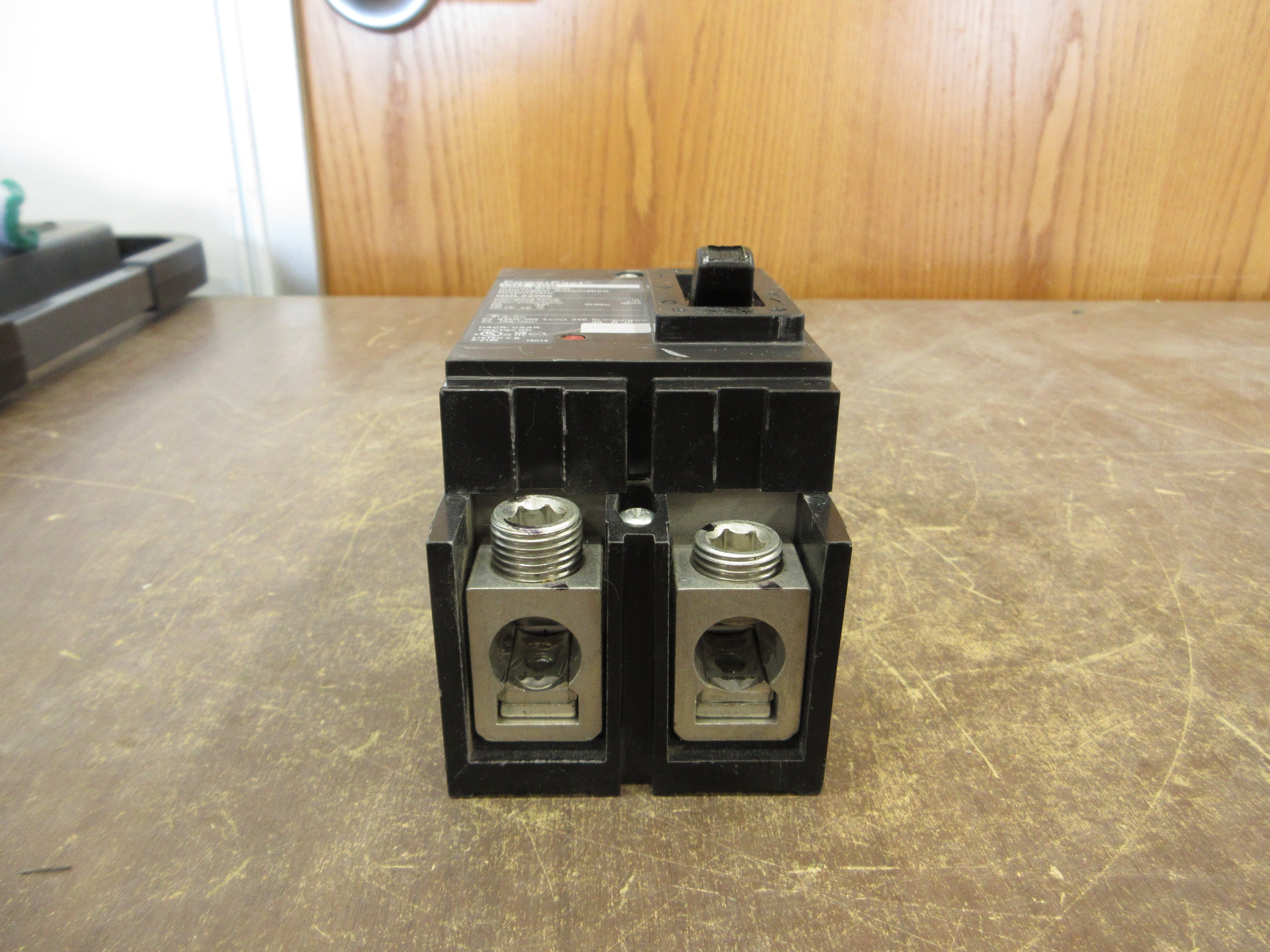 Square D PowerPact QD 200 Circuit Breaker QDL22200 200A 240V 2P Used