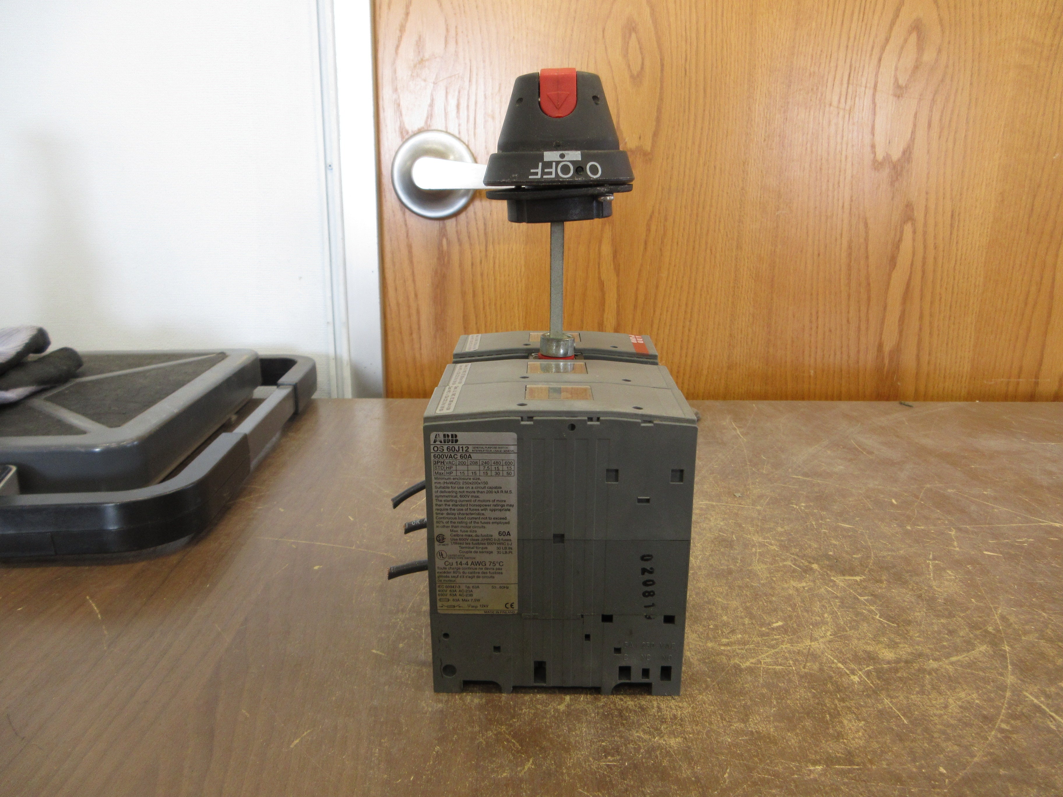 ABB Fusible Disconnect Switch OS 60J12 60A 600V 3P (3) 35A Fuses Used