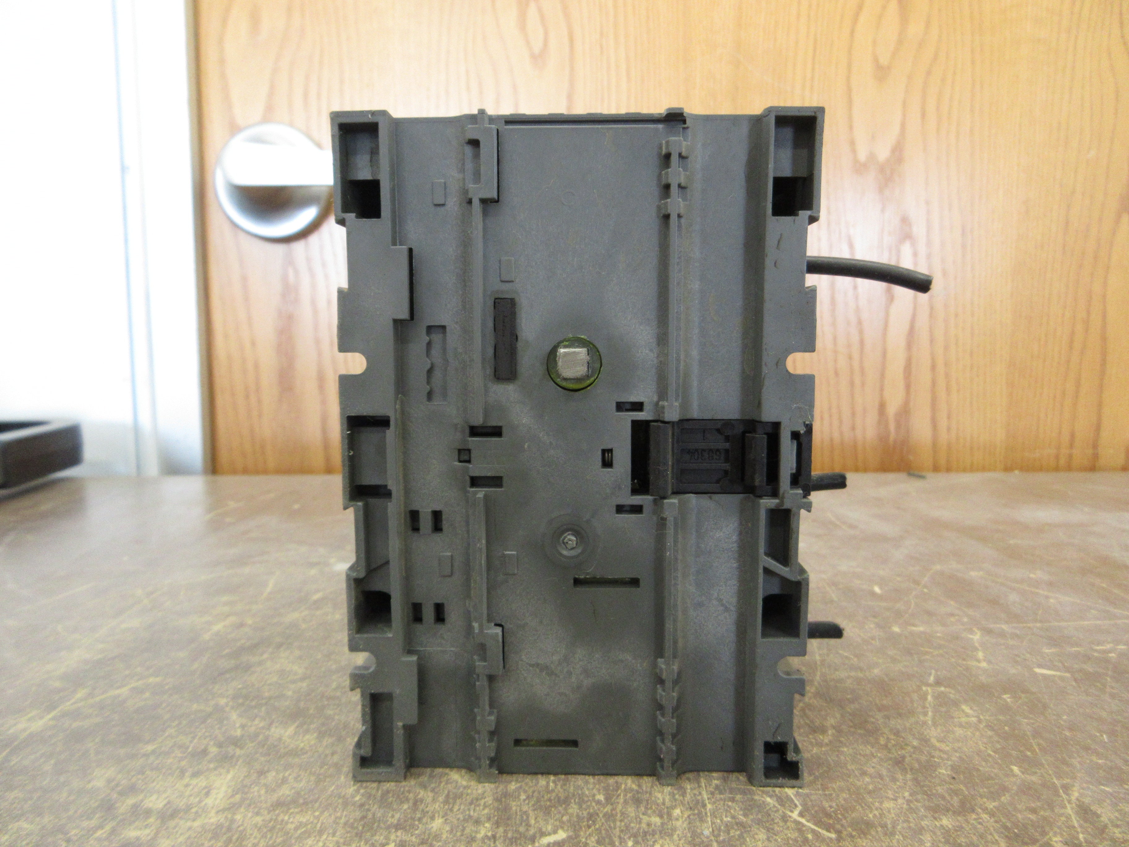 ABB Fusible Disconnect Switch OS 60J12 60A 600V 3P (3) 35A Fuses Used