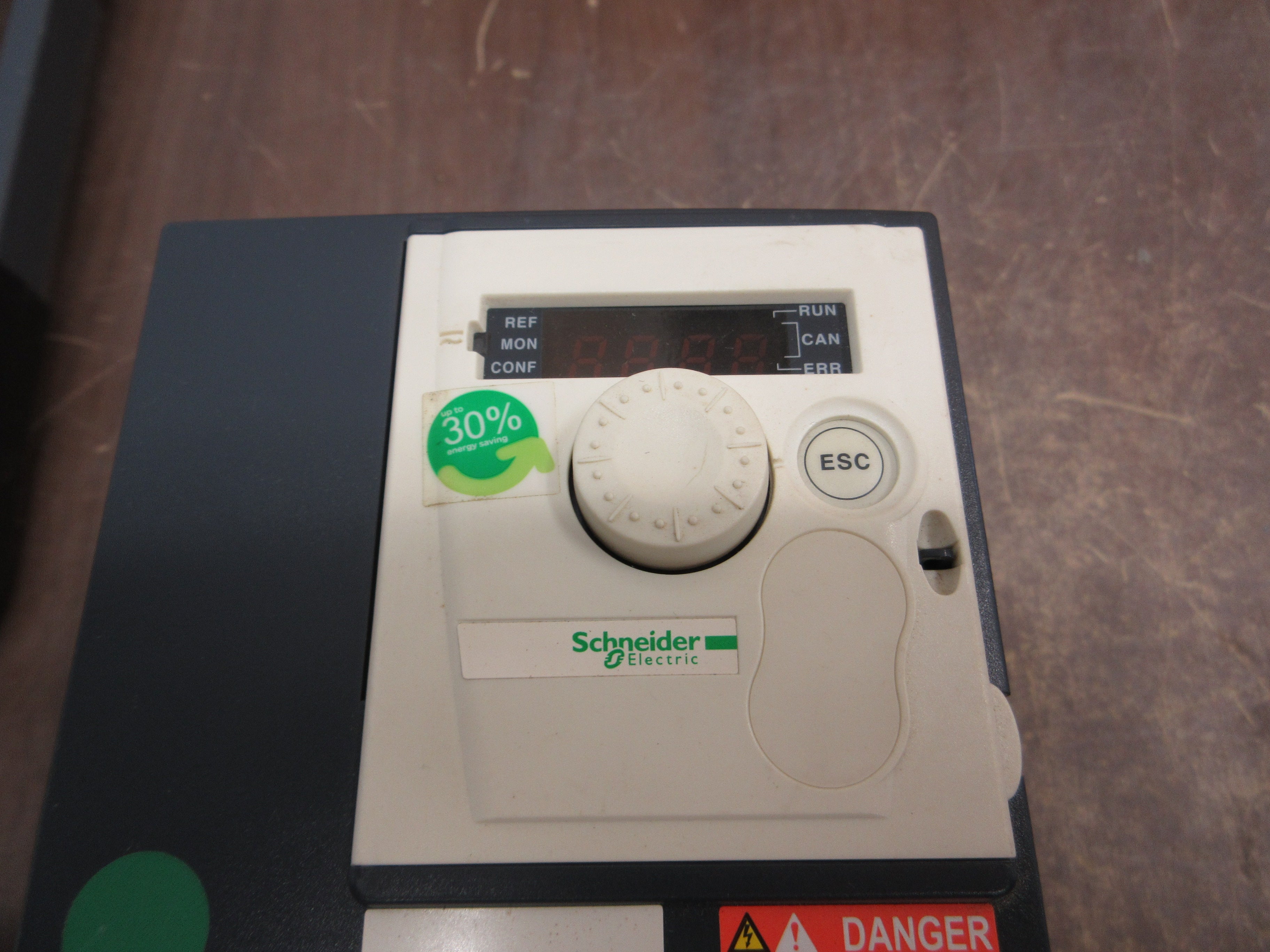 Schneider Electric Altivar AC Drive ATV312H075N4 1HP 3Ph w/ Keypad Used