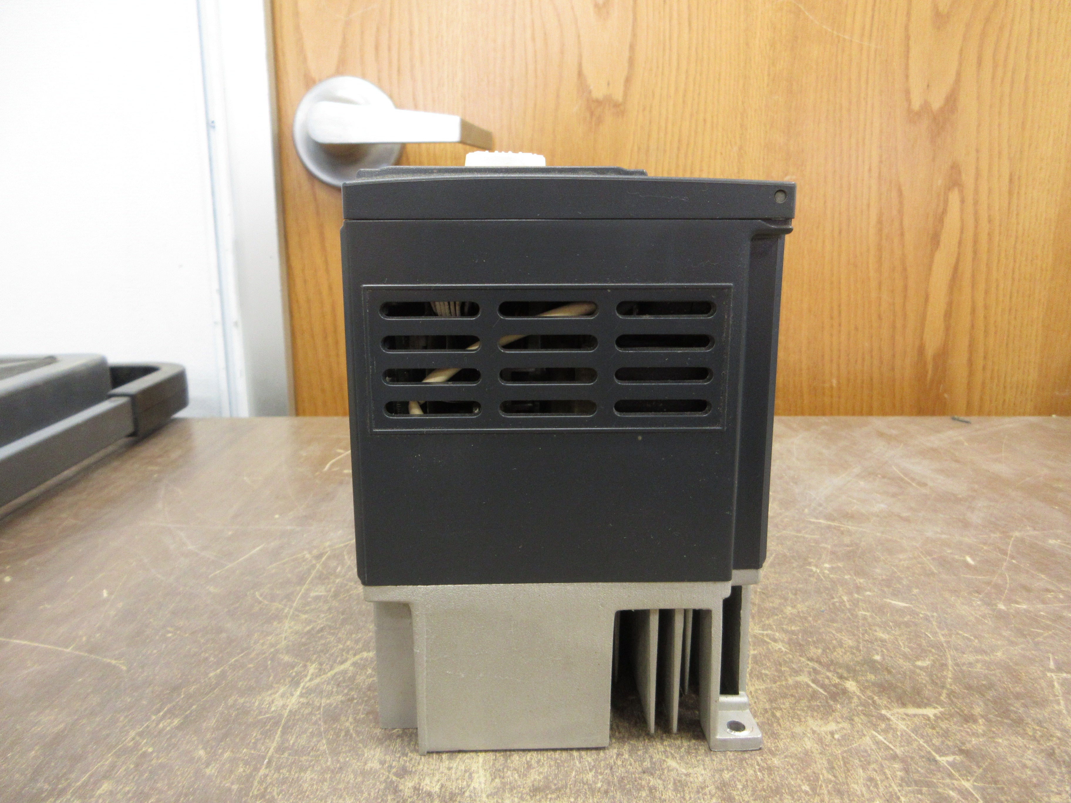 Schneider Electric Altivar AC Drive ATV312H075N4 1HP 3Ph w/ Keypad Used