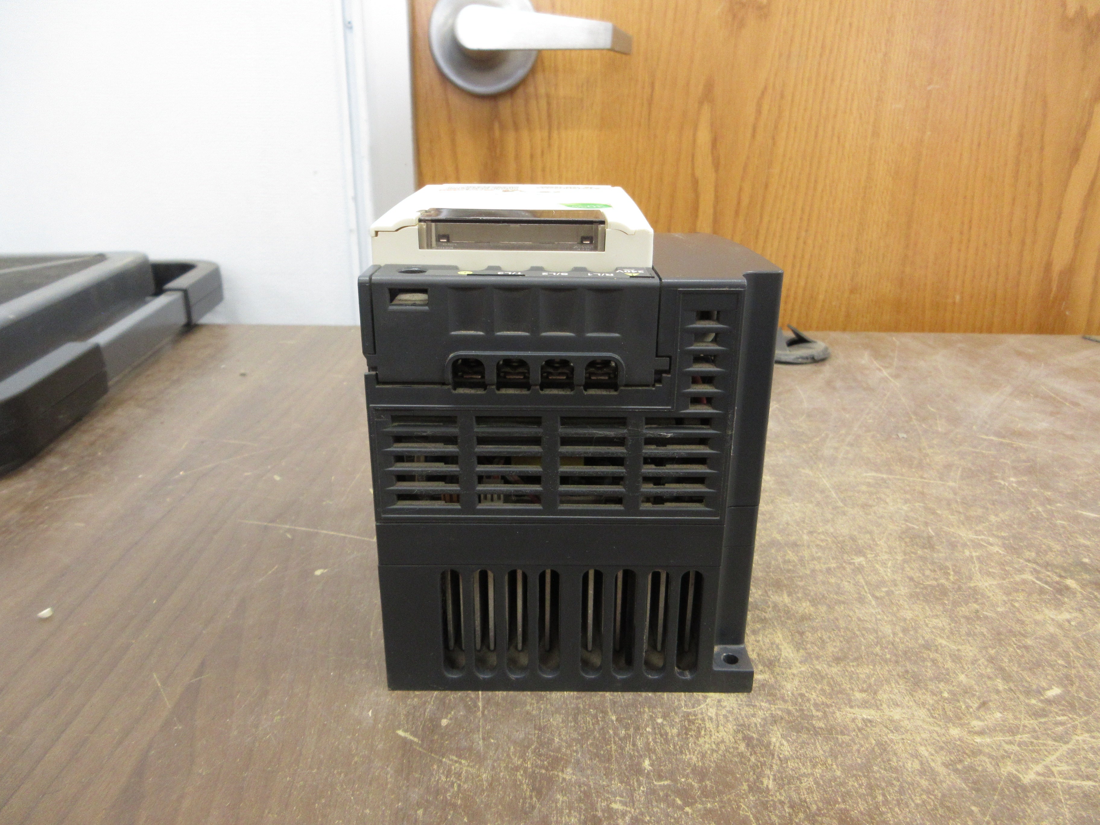 Schneider Electric Altivar AC Drive ATV12HU22M3 3HP 3Ph Used