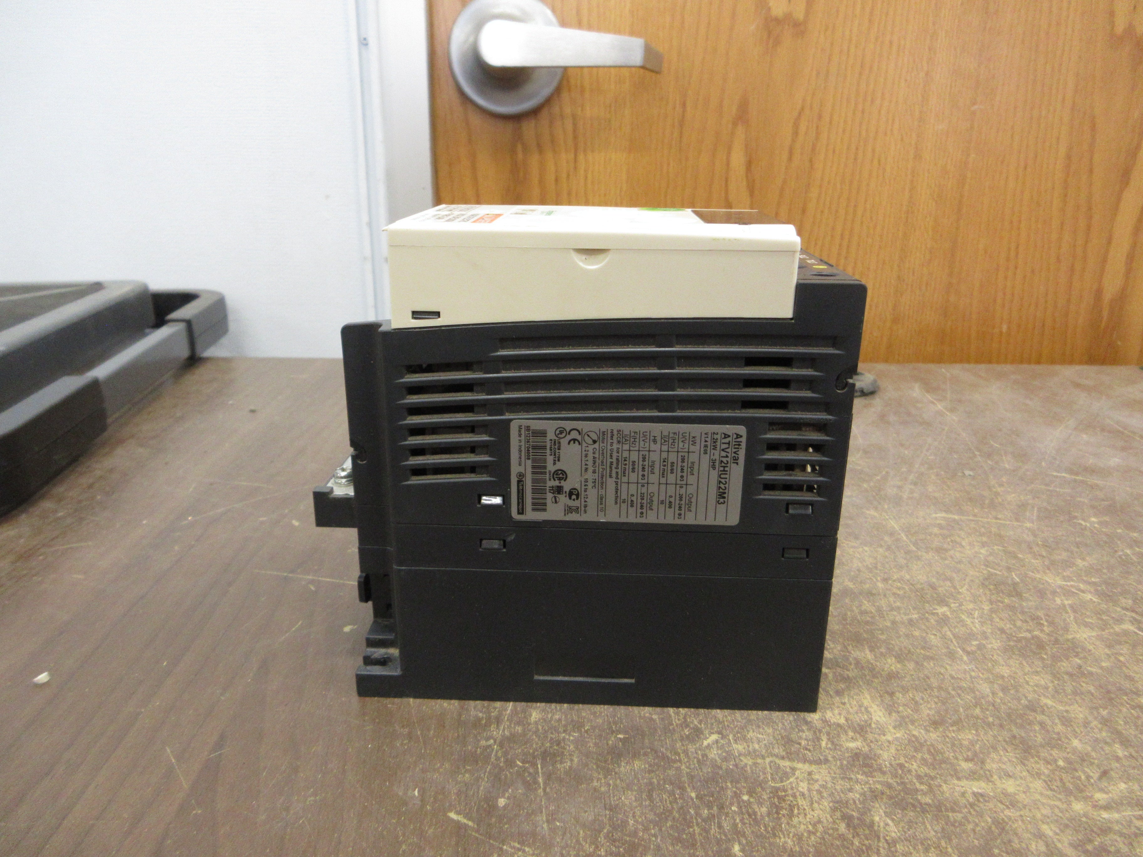 Schneider Electric Altivar AC Drive ATV12HU22M3 3HP 3Ph Used