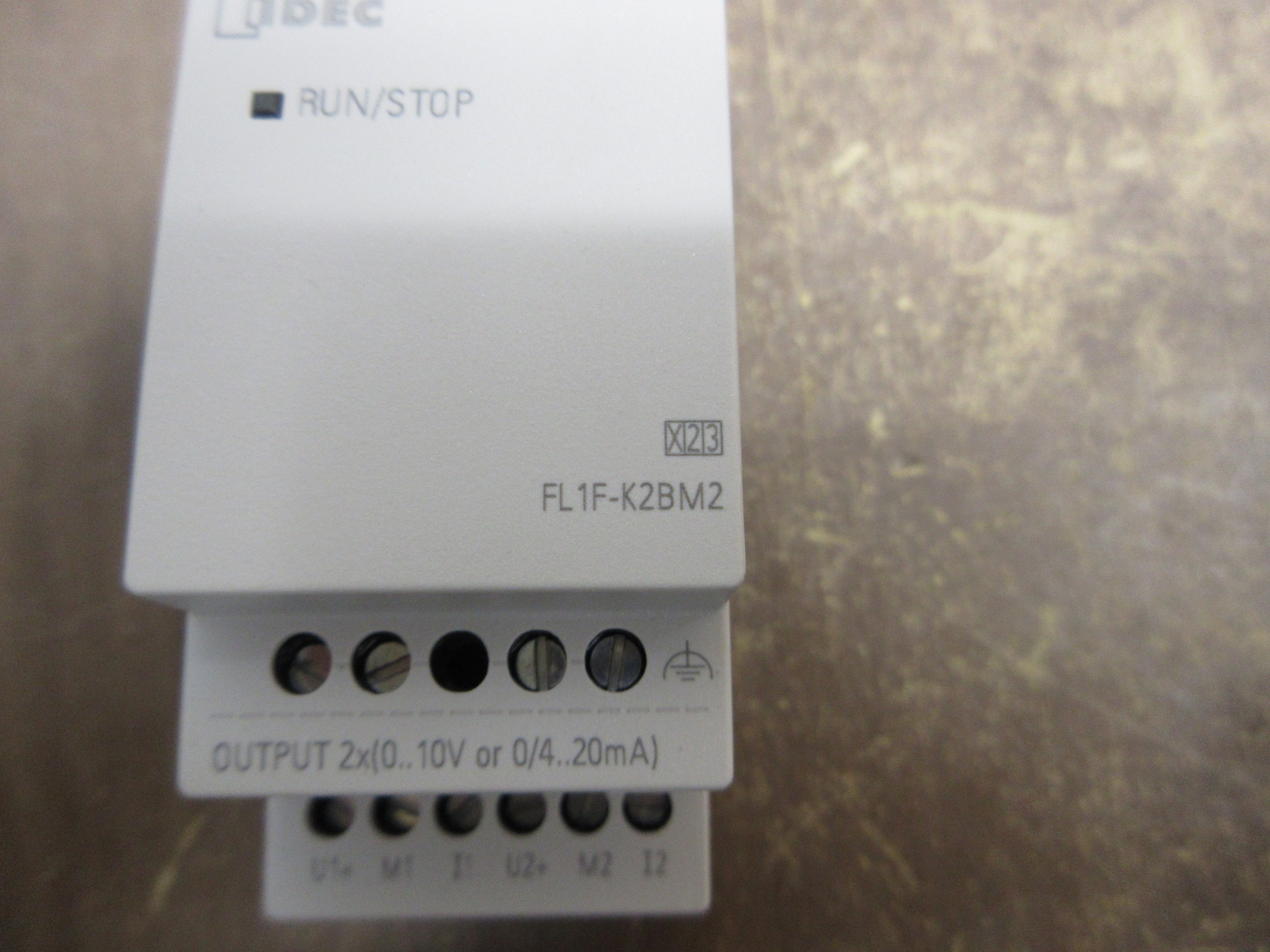 IDEC SmartRelay Analog Expansion Module FL1F-K2BM2 FS: 01 F/W: V1.08.01