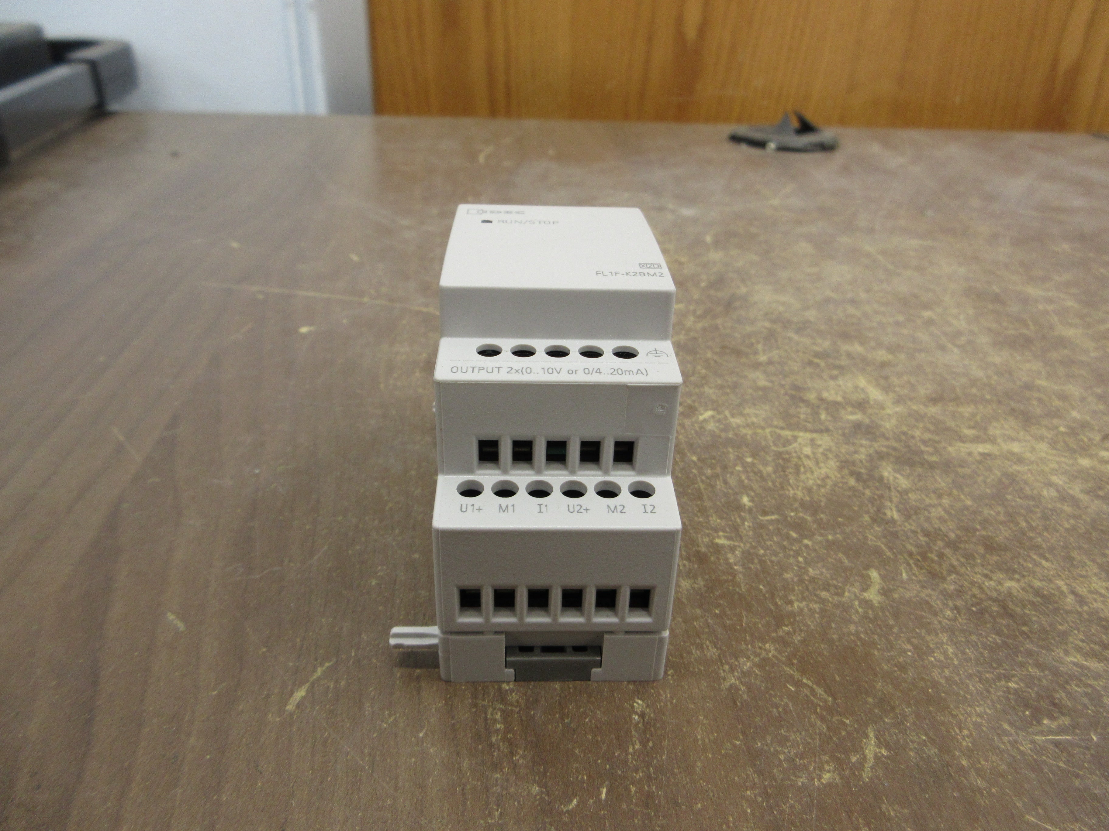 IDEC SmartRelay Analog Expansion Module FL1F-K2BM2 FS: 01 F/W: V1.08.01