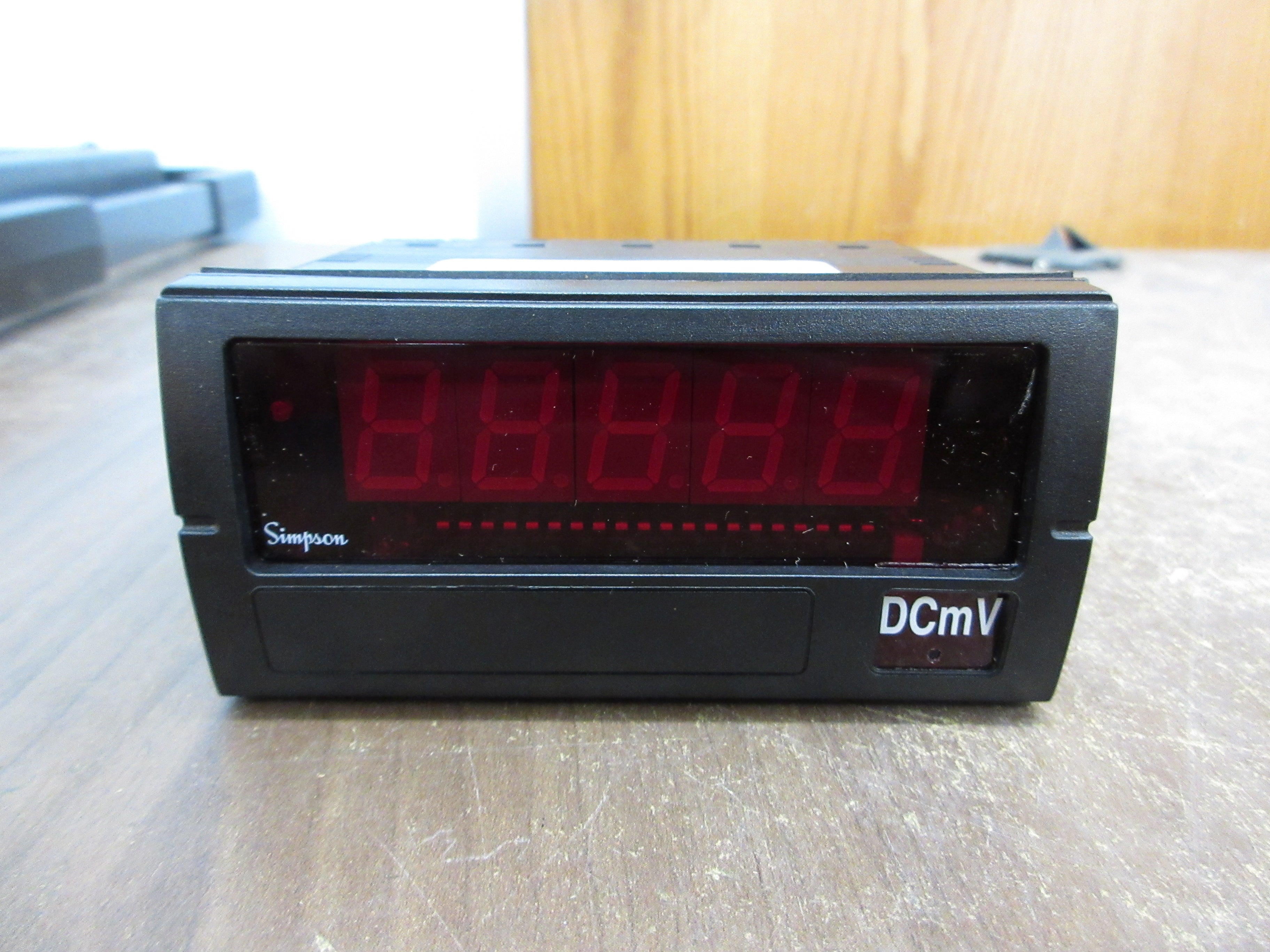 Simpson Panel Meter F451110 Input: 200mV DC New Surplus
