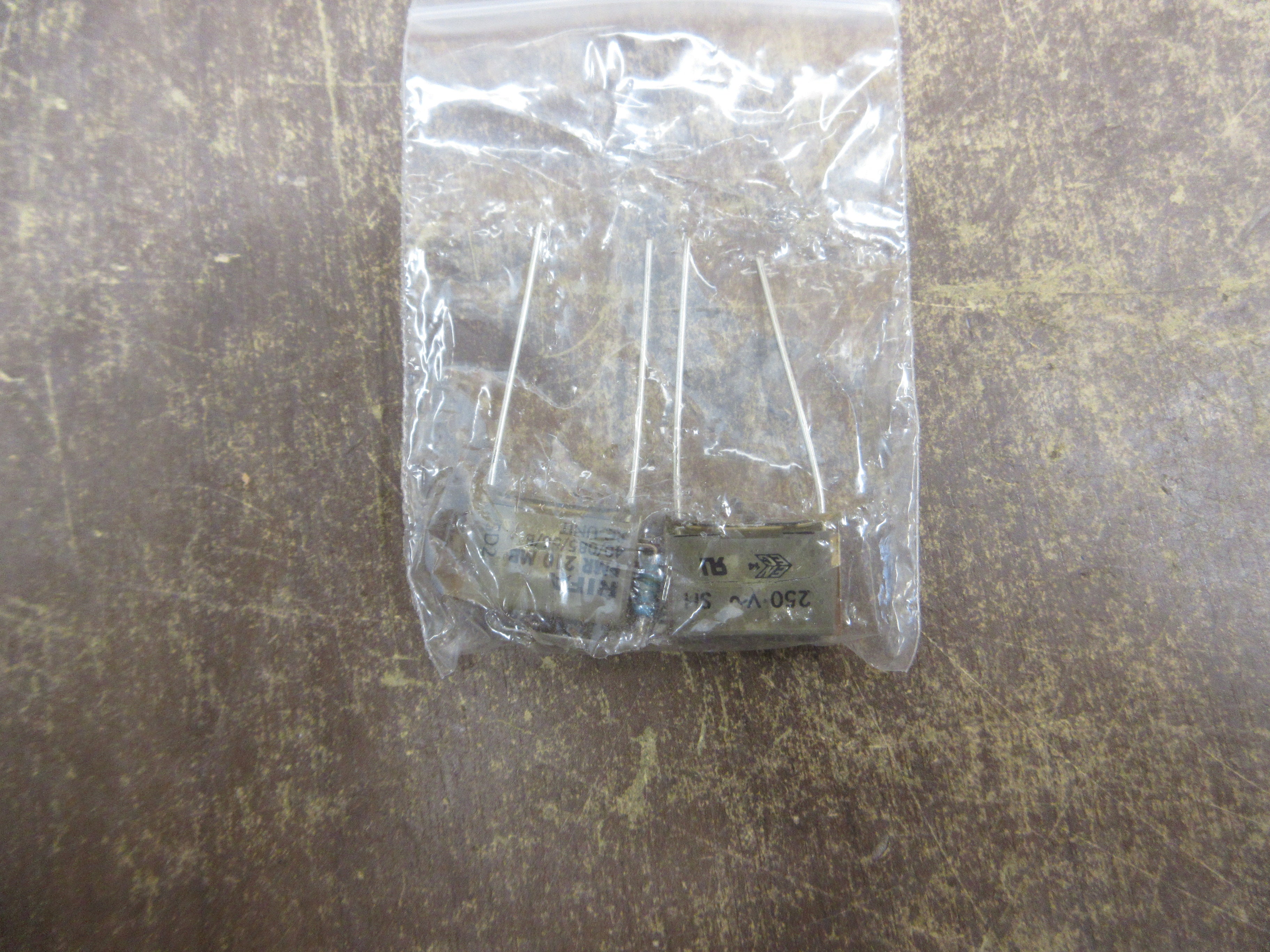 Invensys Temperature Controller 2216E/CC/VH/M2/TC/XX/2DN/ENG/XXXXX/EU0492