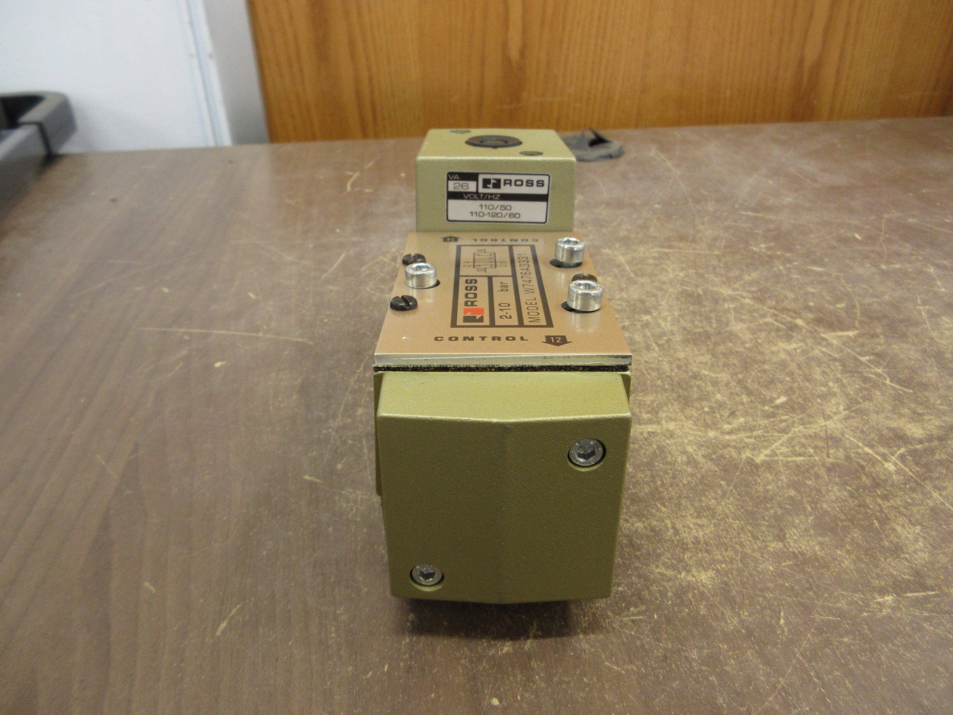 Ross Solenoid Valve W7476A3331 110-120V Coil New Surplus