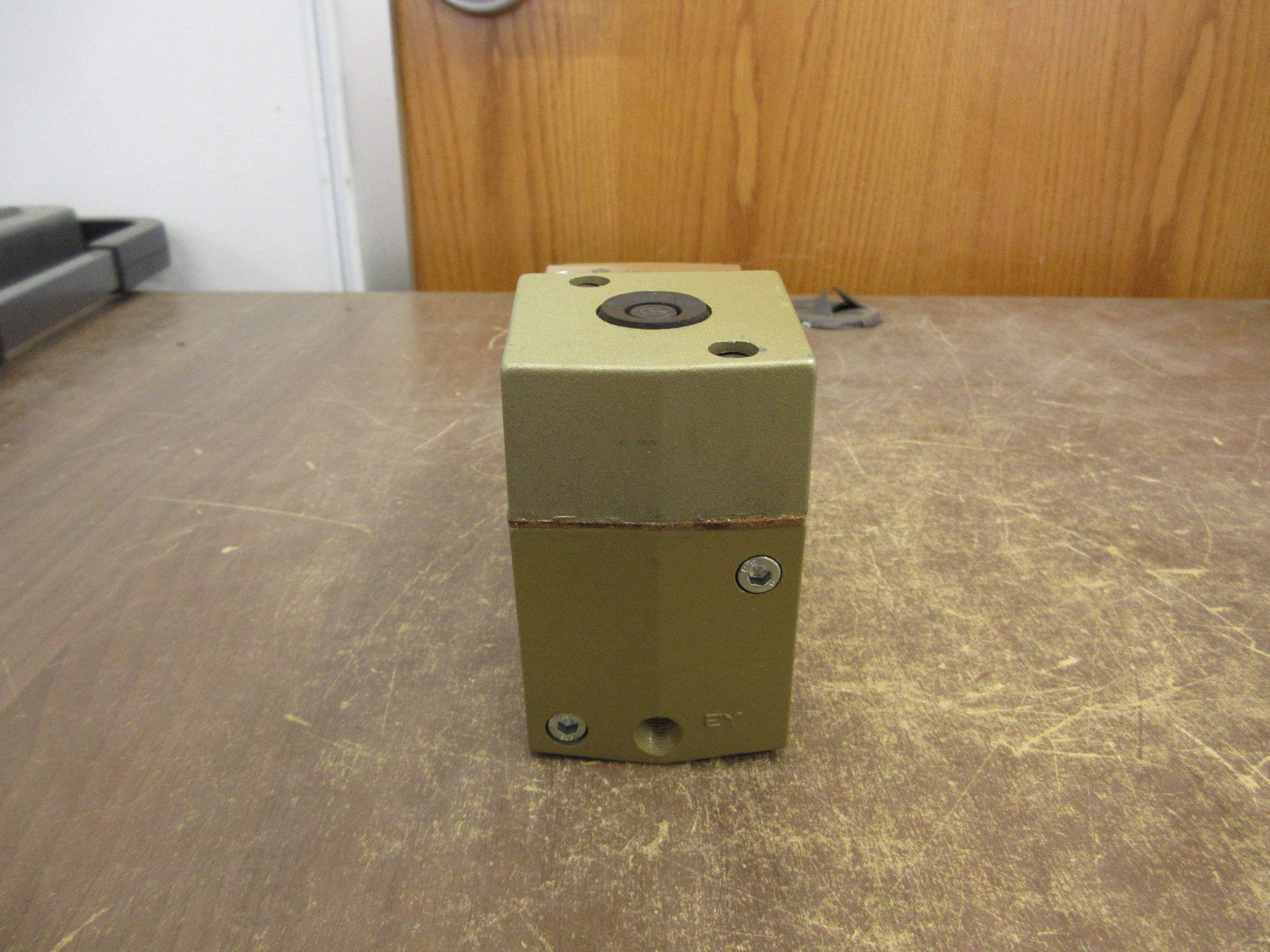 Ross Solenoid Valve W7476A3331 110-120V Coil New Surplus