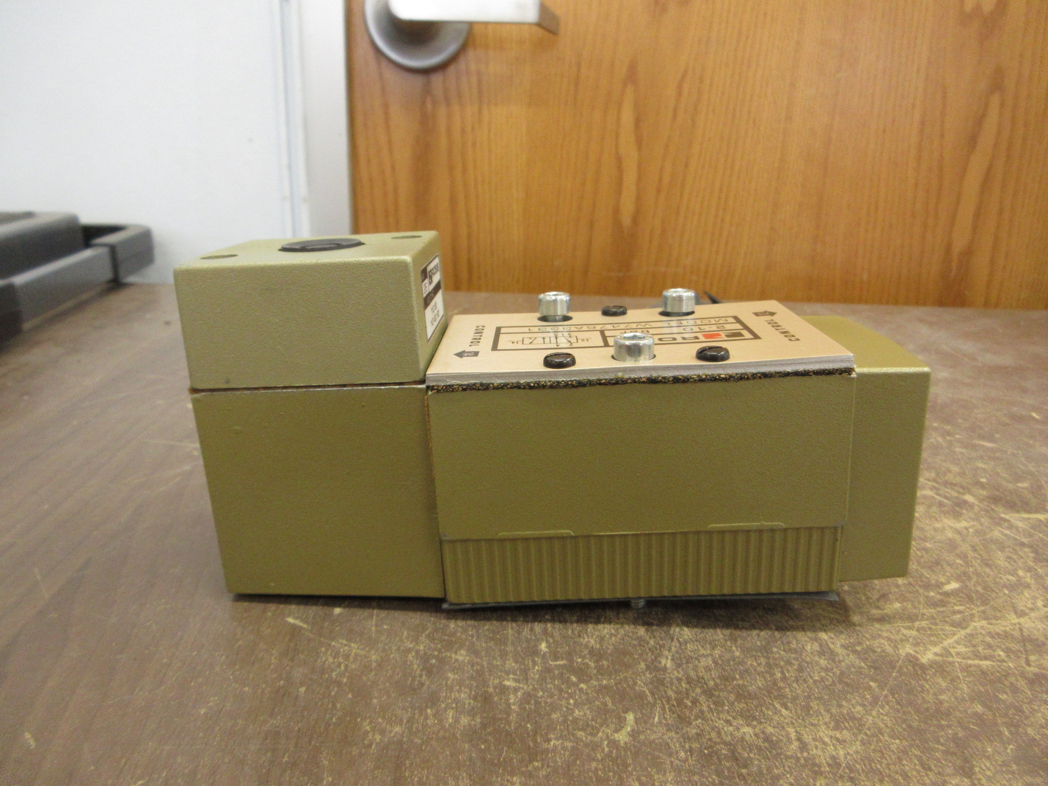 Ross Solenoid Valve W7476A3331 110-120V Coil New Surplus